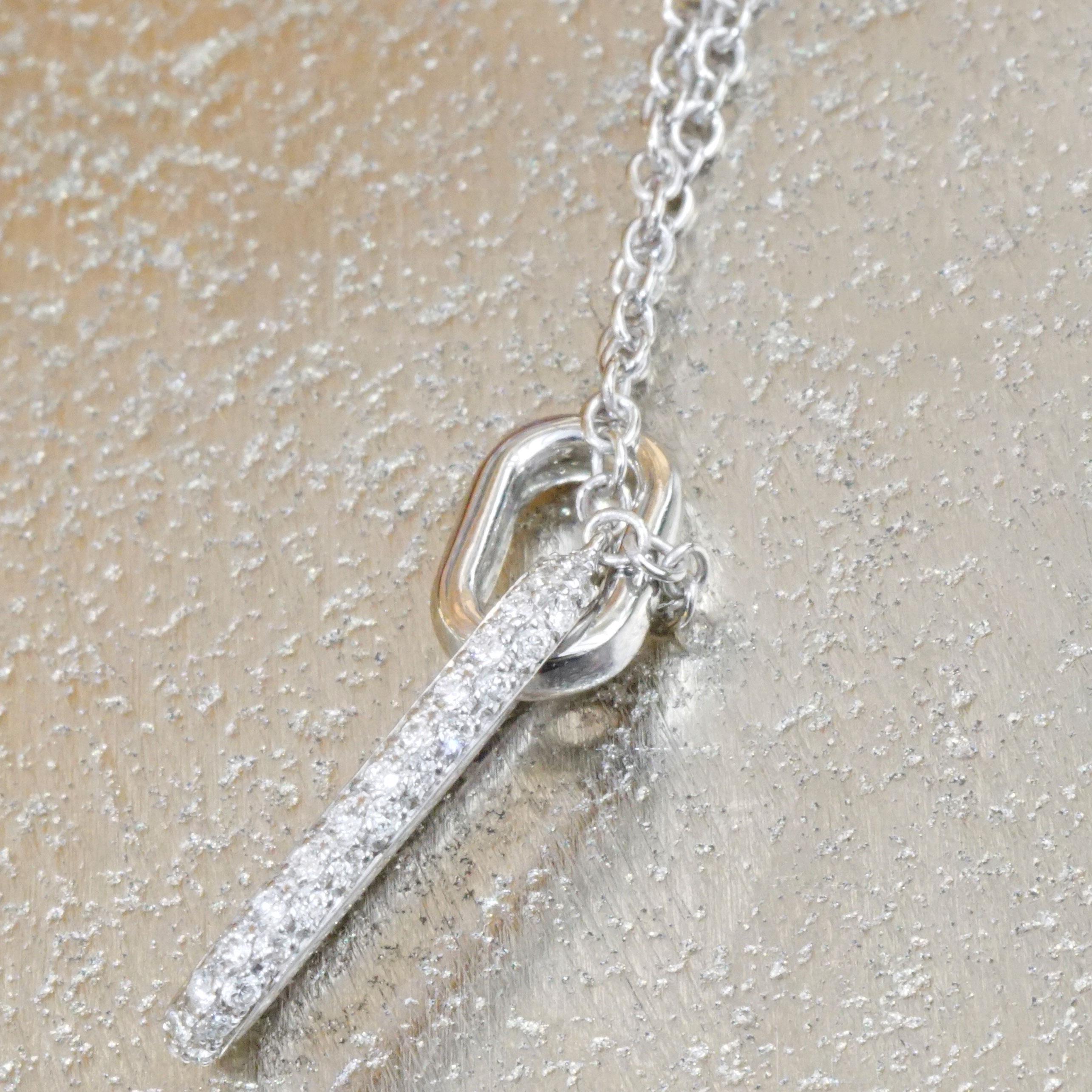 Brilliant Necklace 0.20ct Tw VS Always One Step Ahead of the Jewellery Trend For Sale 2