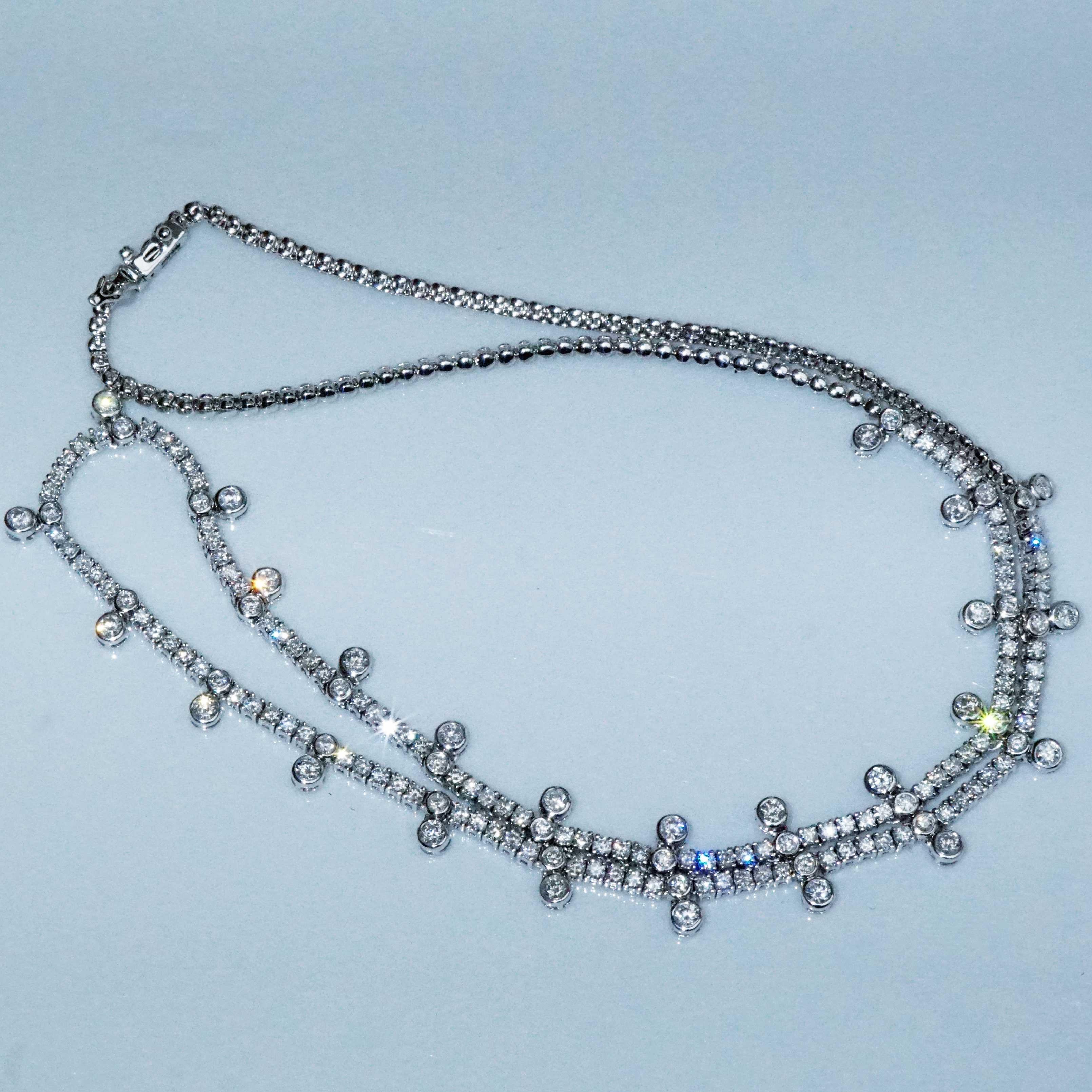 ...princesse bijoux..... collier à brillants mobiles composé de 170 diamants taille brillant totalisant env. 3,45 ct, TW-W (fine white-white) / SI1-P (très petites inclusions claires), élégant motif de pendentifs ronds avec des maillons de collier