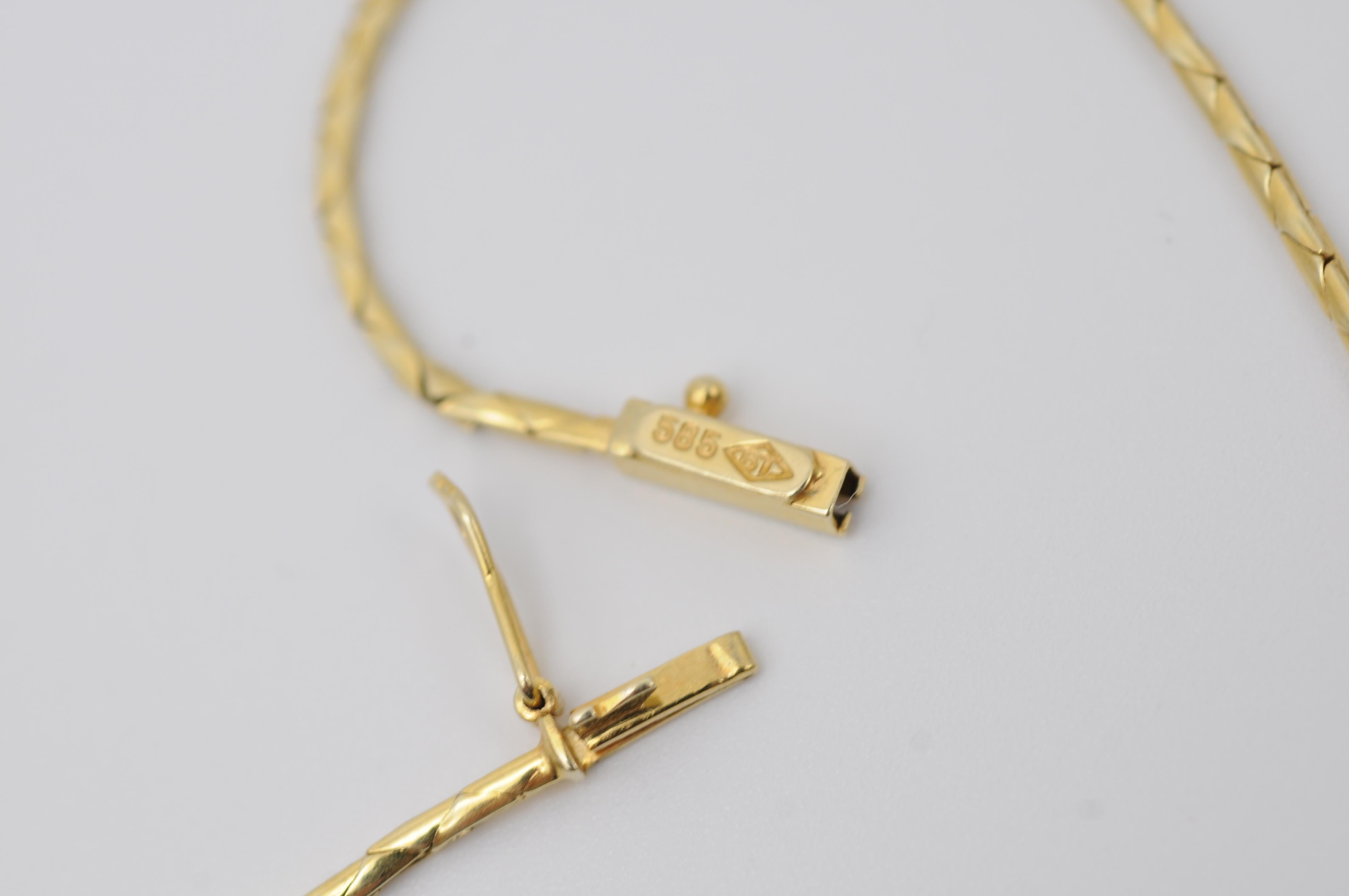 Brilliant Necklace Made of 14 Carat Yellow Gold For Sale 3
