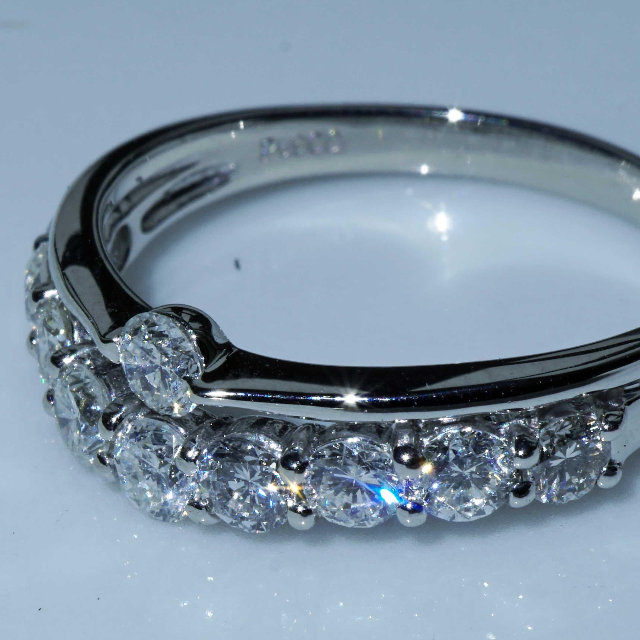 Brillantring Platin 1 ct W VS perfekt Brillanz groß V Design im Angebot 8