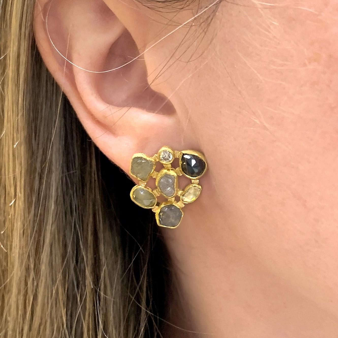 Contemporain Boucles d'oreilles en mosaïque de diamants bruts en or, Brilliante, taille rose, Petra Class 2023 en vente