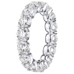 Alliance d'éternité en platine sertie de diamants ronds et brillants de 4,45 carats