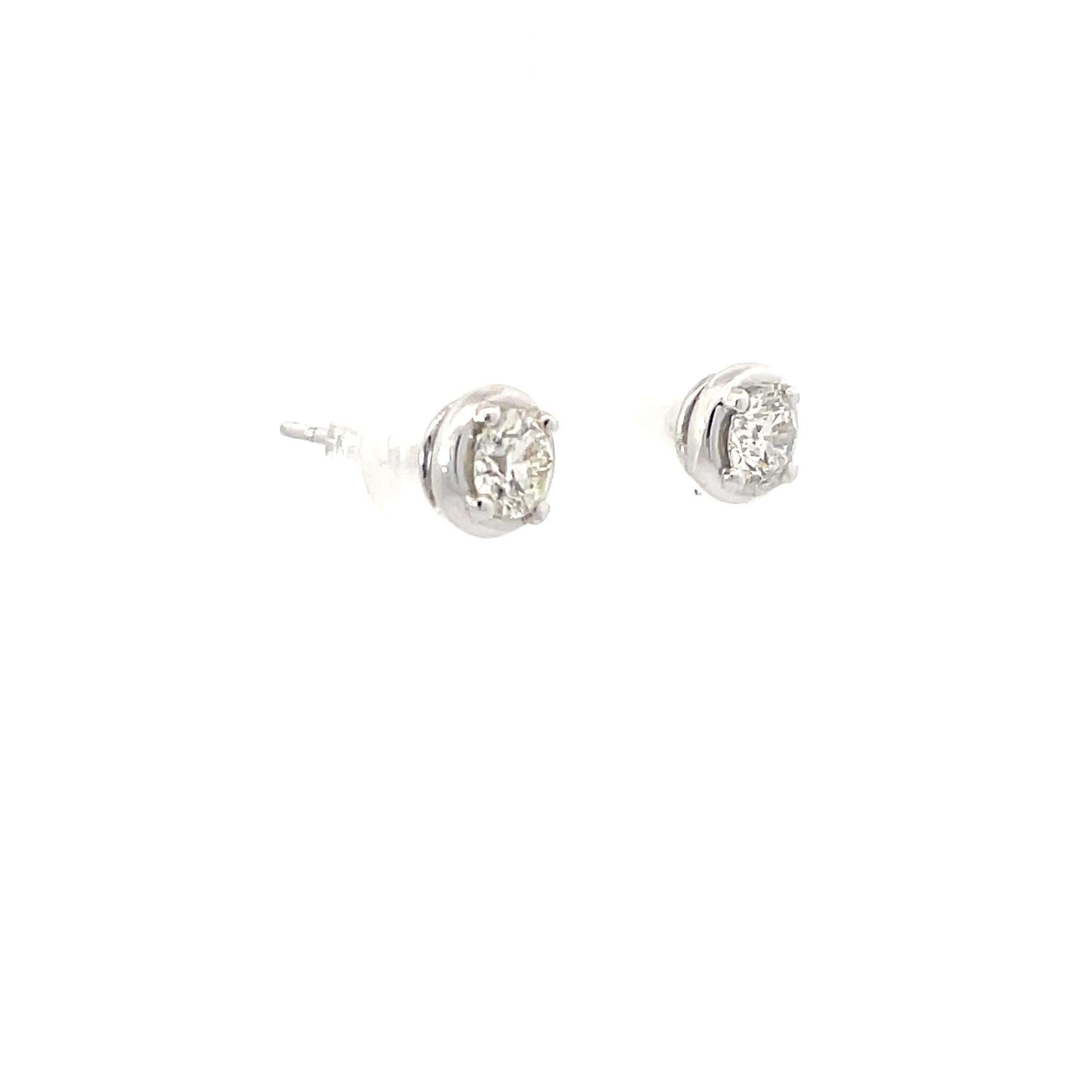 Taglio rotondo Brilliant Round Diamond Stud Earrings in 18K White Gold in vendita