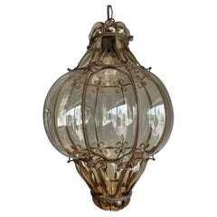 Brillante Colgante de Murano Veneciano de Vidrio Soplado a Boca de Color Ámbar en Marco Metálico