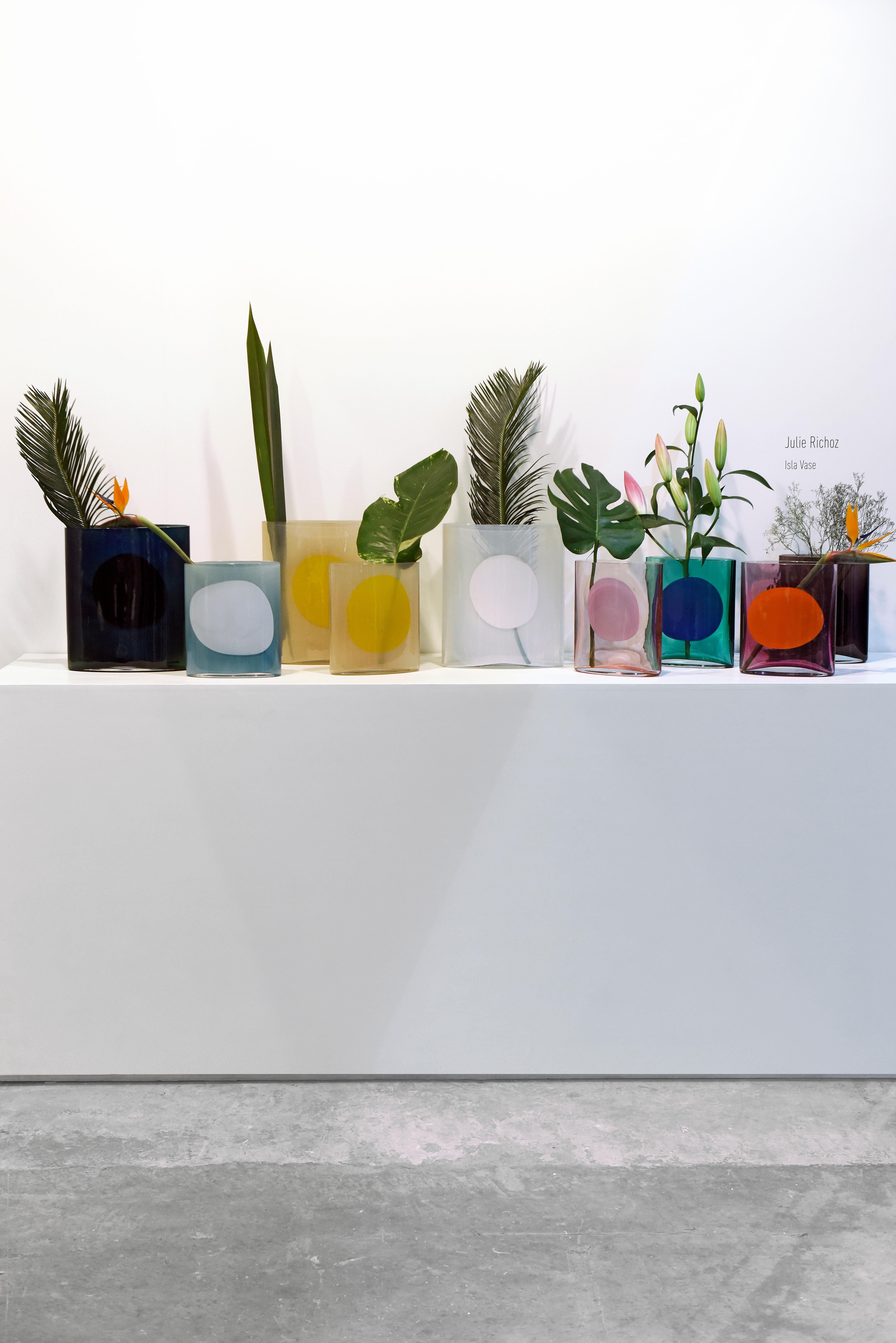 Brilliant Yellow Small Isla Glass Vase In New Condition For Sale In San Andreas Atoto, MX