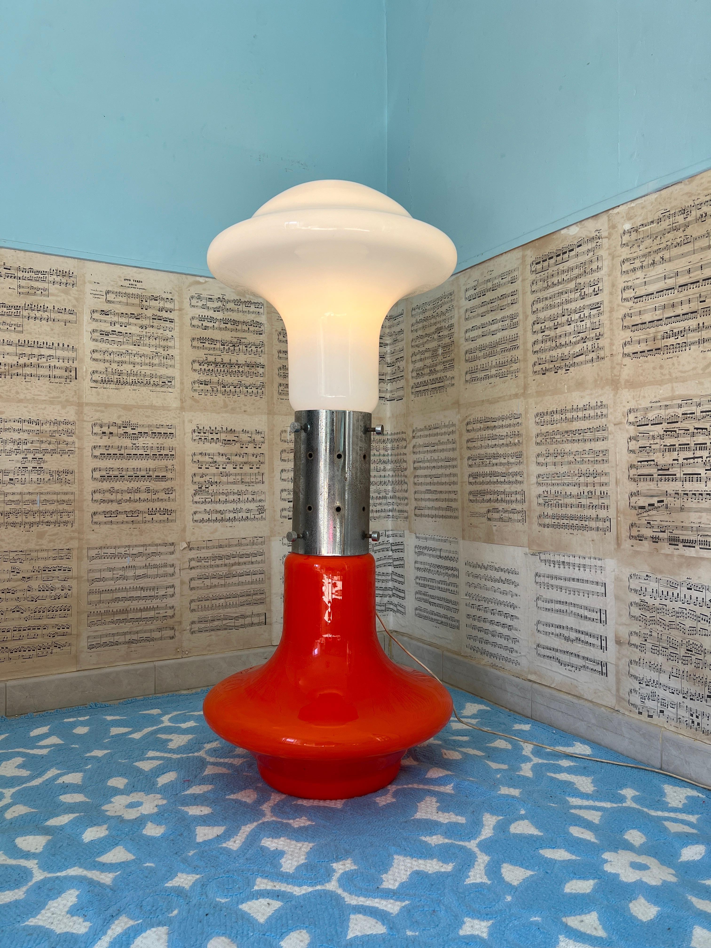 Mid-Century Modern Brillo floor lamp by Carlo Nason for Mazzega in white and orange Murano glass For Sale