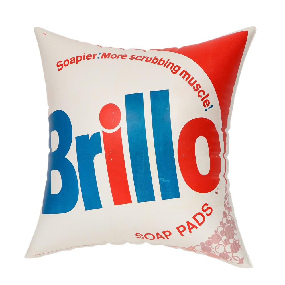 Mid-Century Modern Coussin Brillo d'après Andy Warhol, rouge, blanc, bleu, inflatable, signé en vente