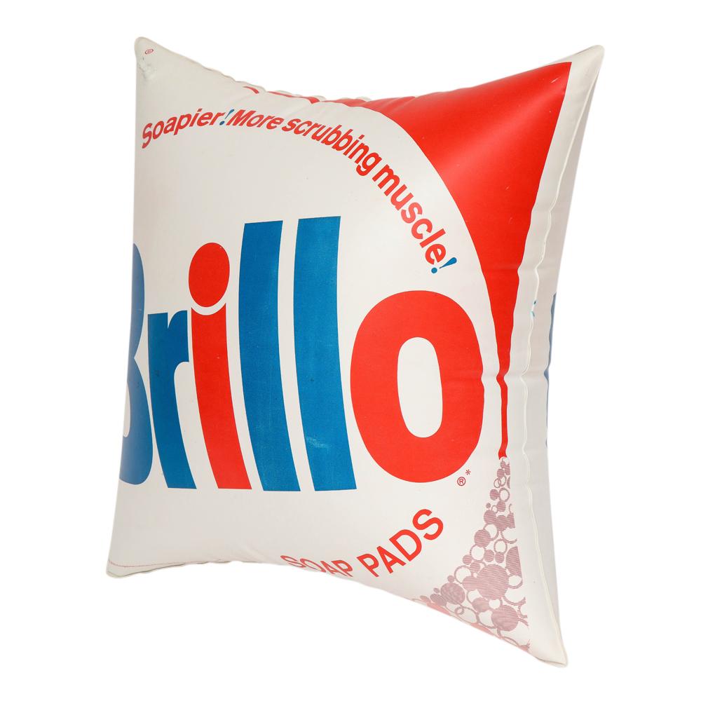 Coussin Brillo d'après Andy Warhol, rouge, blanc, bleu, inflatable, signé Bon état - En vente à New York, NY
