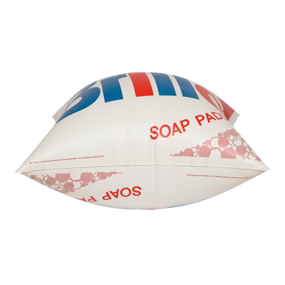 Coussin Brillo d'après Andy Warhol, rouge, blanc, bleu, inflatable, signé en vente 2
