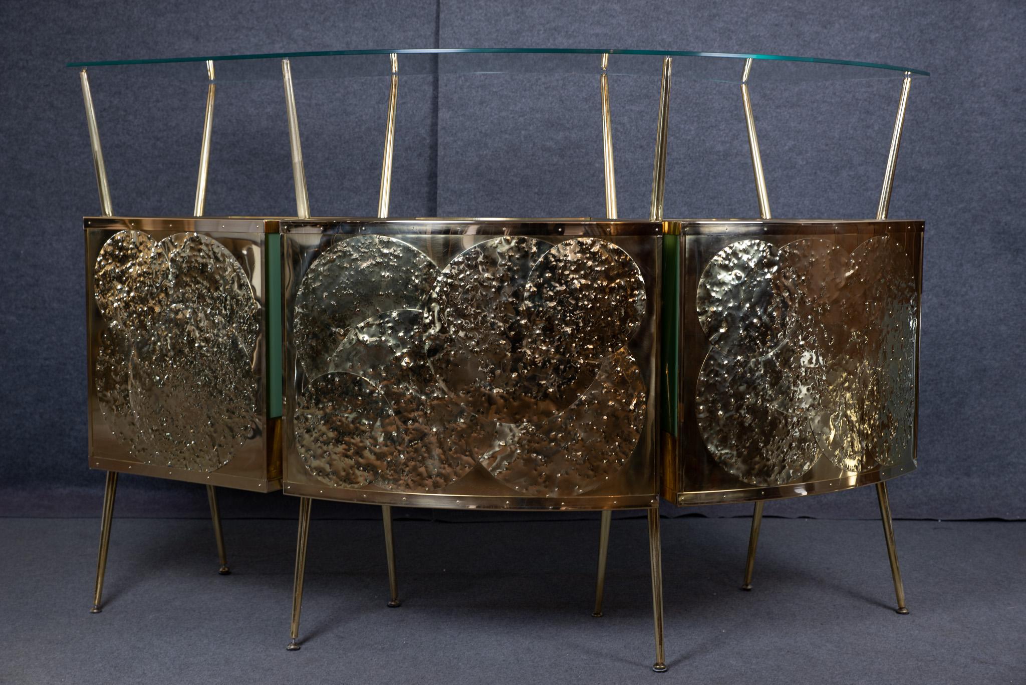 Bring your space to life with the Gio Ponti-inspired dry bar by Justfurnituress In condizioni Nuovo in vendita a Guazzora, IT