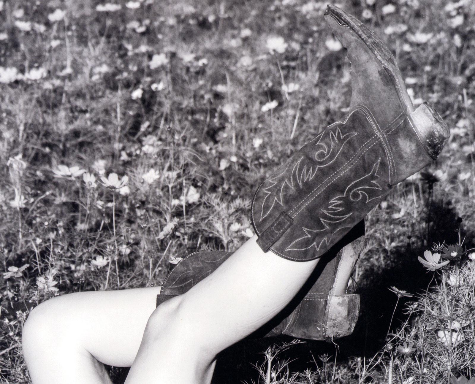 November (Diese Stiefel sind für Wanderungen gemacht) – Anlässlich des Pride-Month – Photograph von Brinley Ribando
