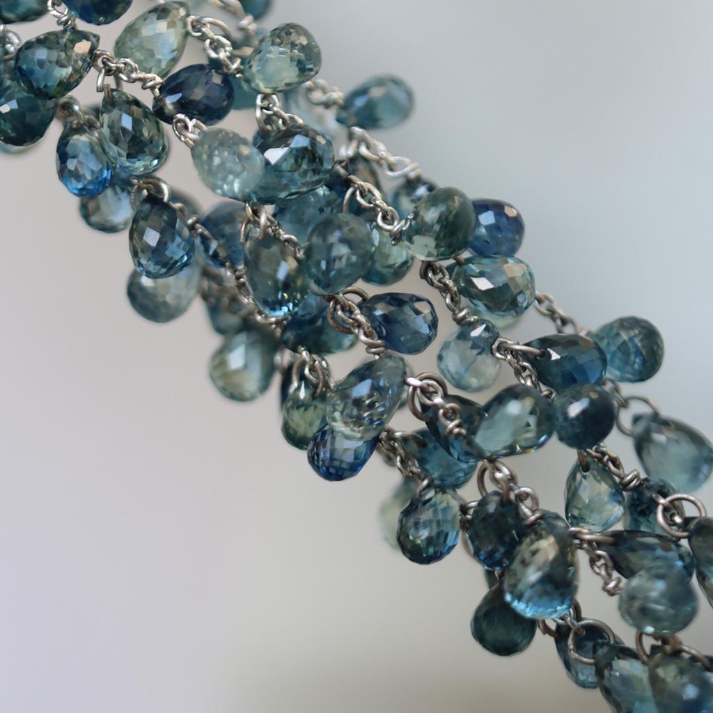 Lange Briolette-Ohrringe mit blauem Saphir und Diamant Quaste (Zeitgenössisch) im Angebot