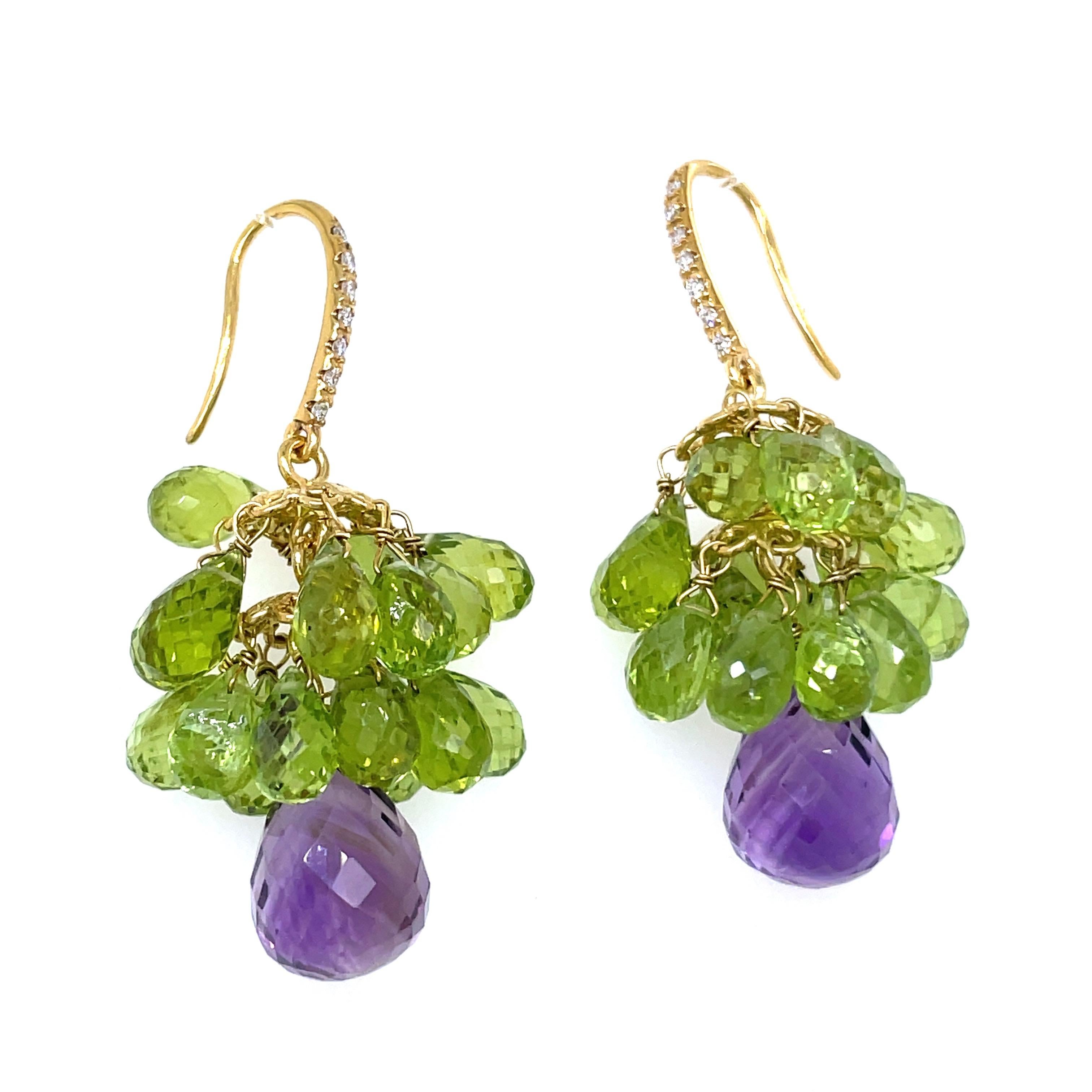 Boucles d'oreilles pendantes en or 18 carats avec améthyste taillée en briolette et péridots Cts 48 en vente 3