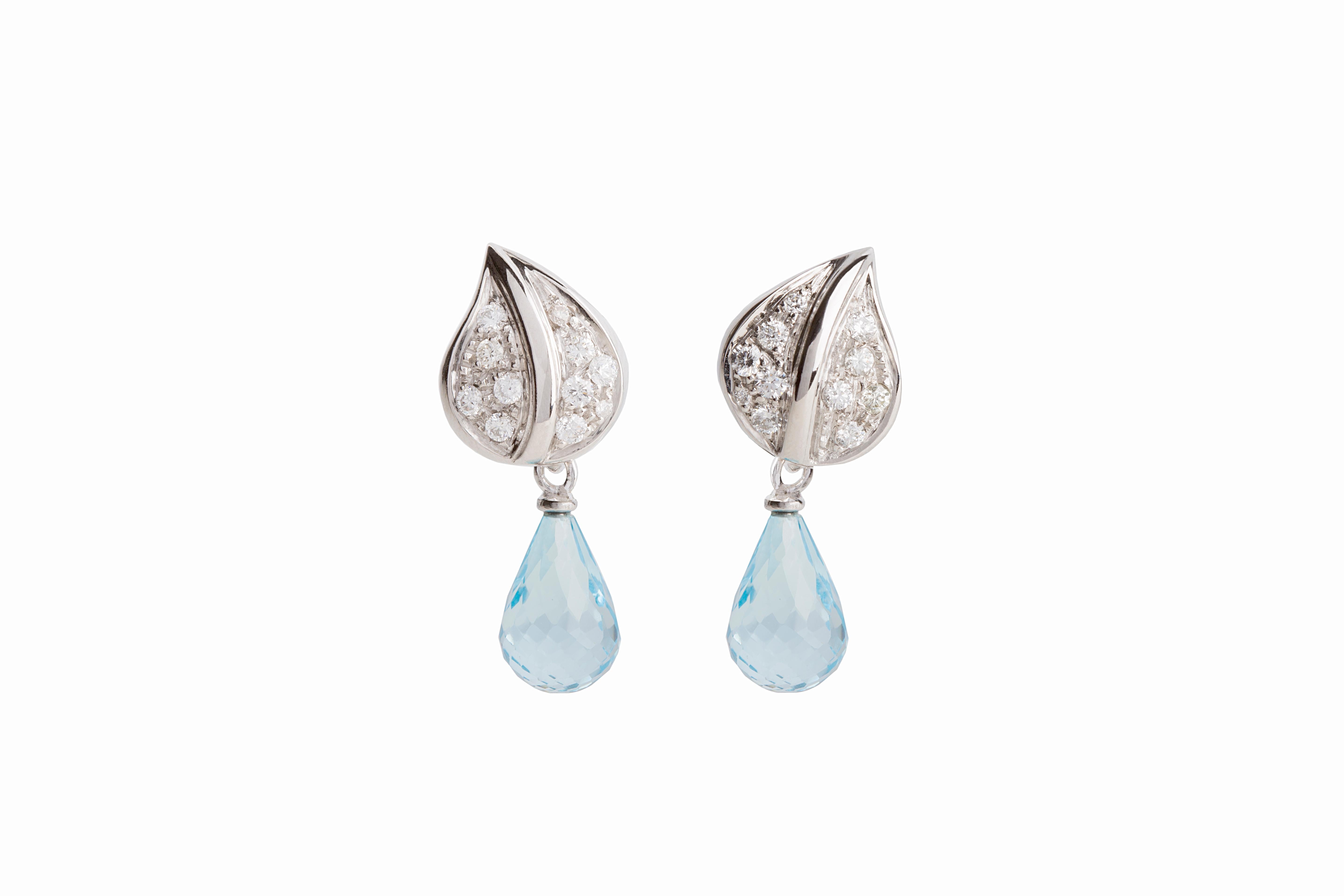 Boucles d'oreilles pendantes en or 18K aigue-marine 0.30 carats diamants blancs  Neuf - En vente à Rome, IT