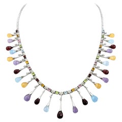 Collier de pierres précieuses multicolores taillées en briolette en or blanc 14 carats