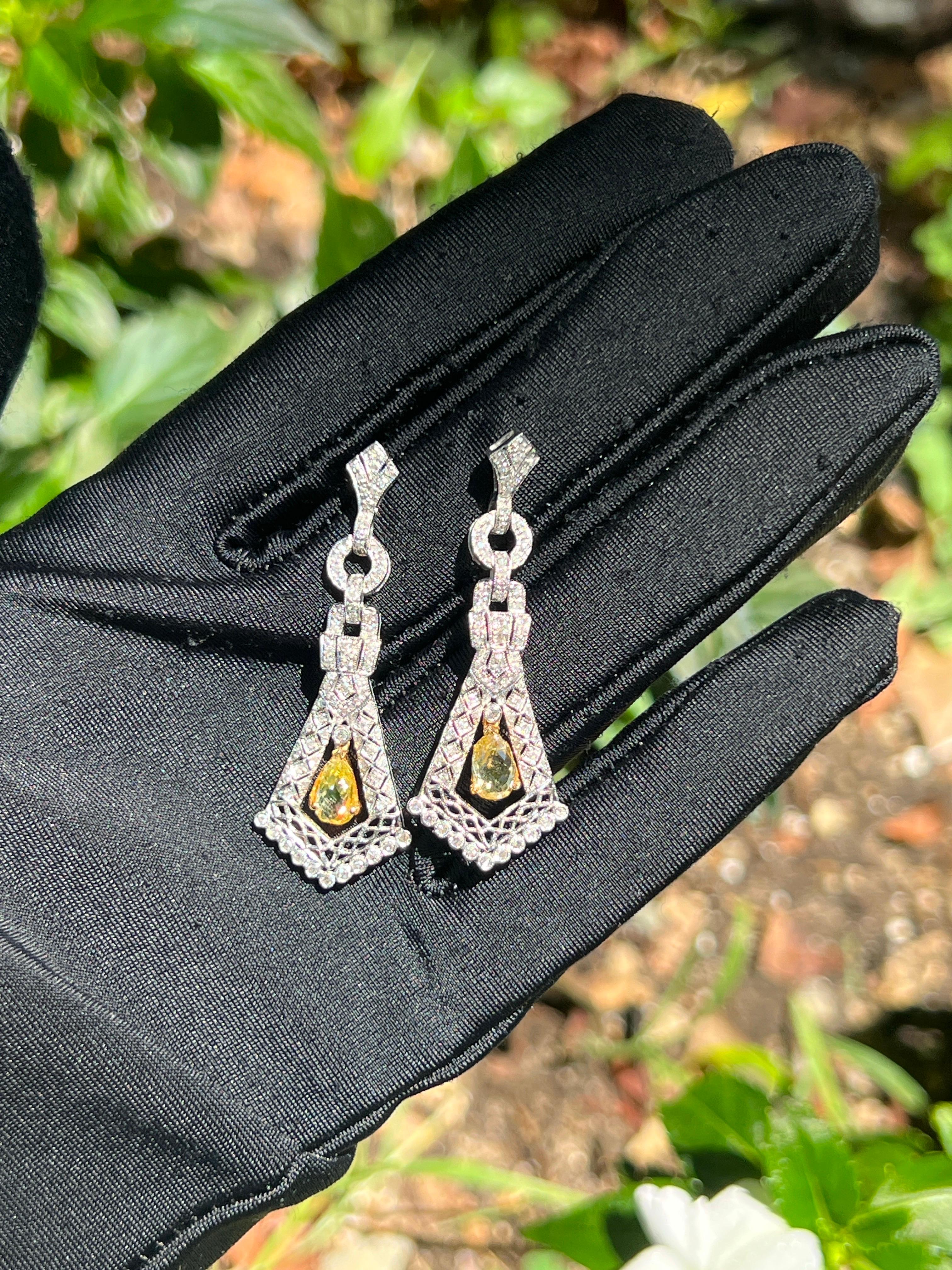 Taglio briolette Orecchini con diamanti Briolette in vendita