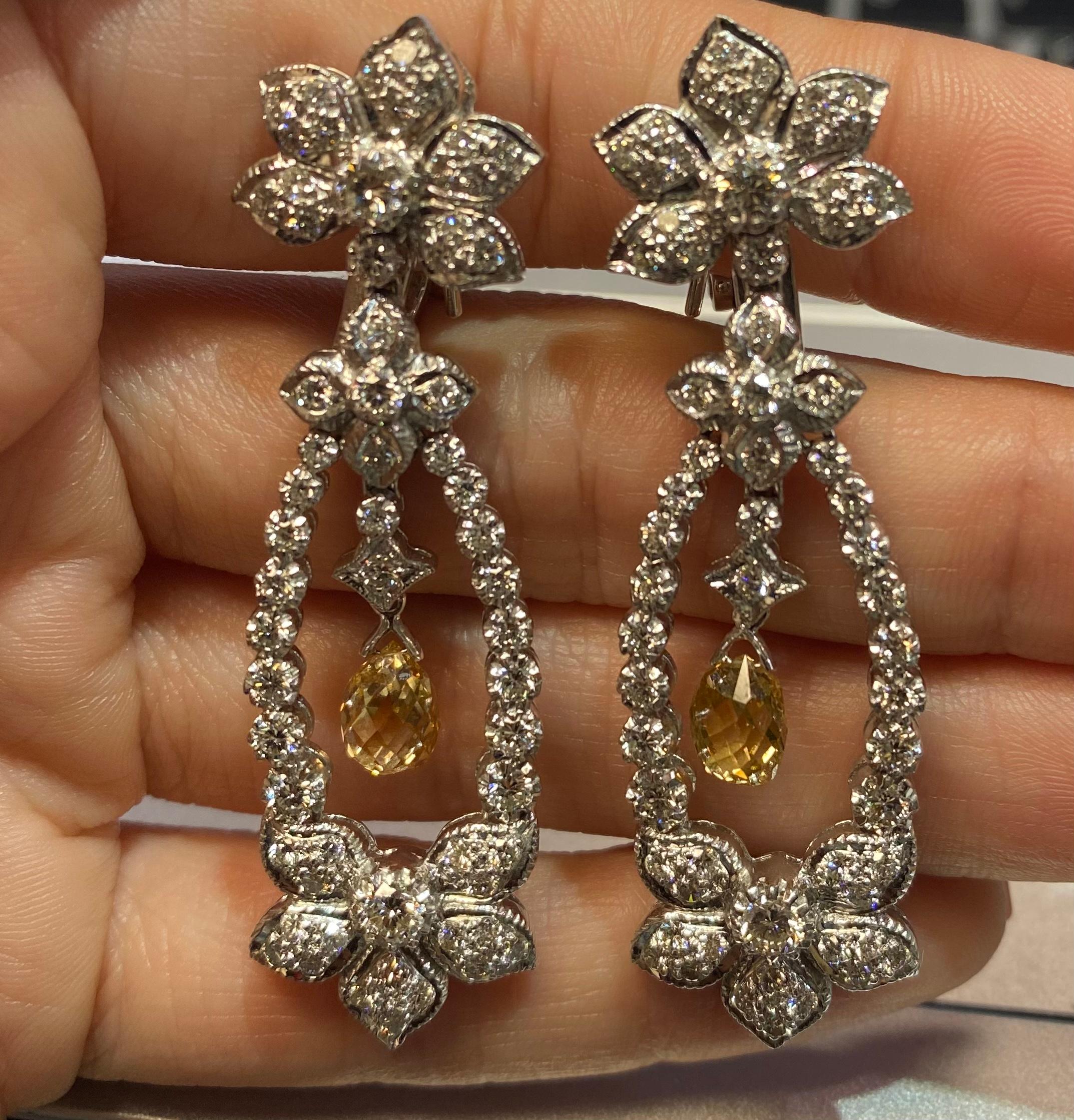 Diamant-Blumen-Kronleuchter-Ohrringe aus Brille von Briolette (Tropfenschliff) im Angebot