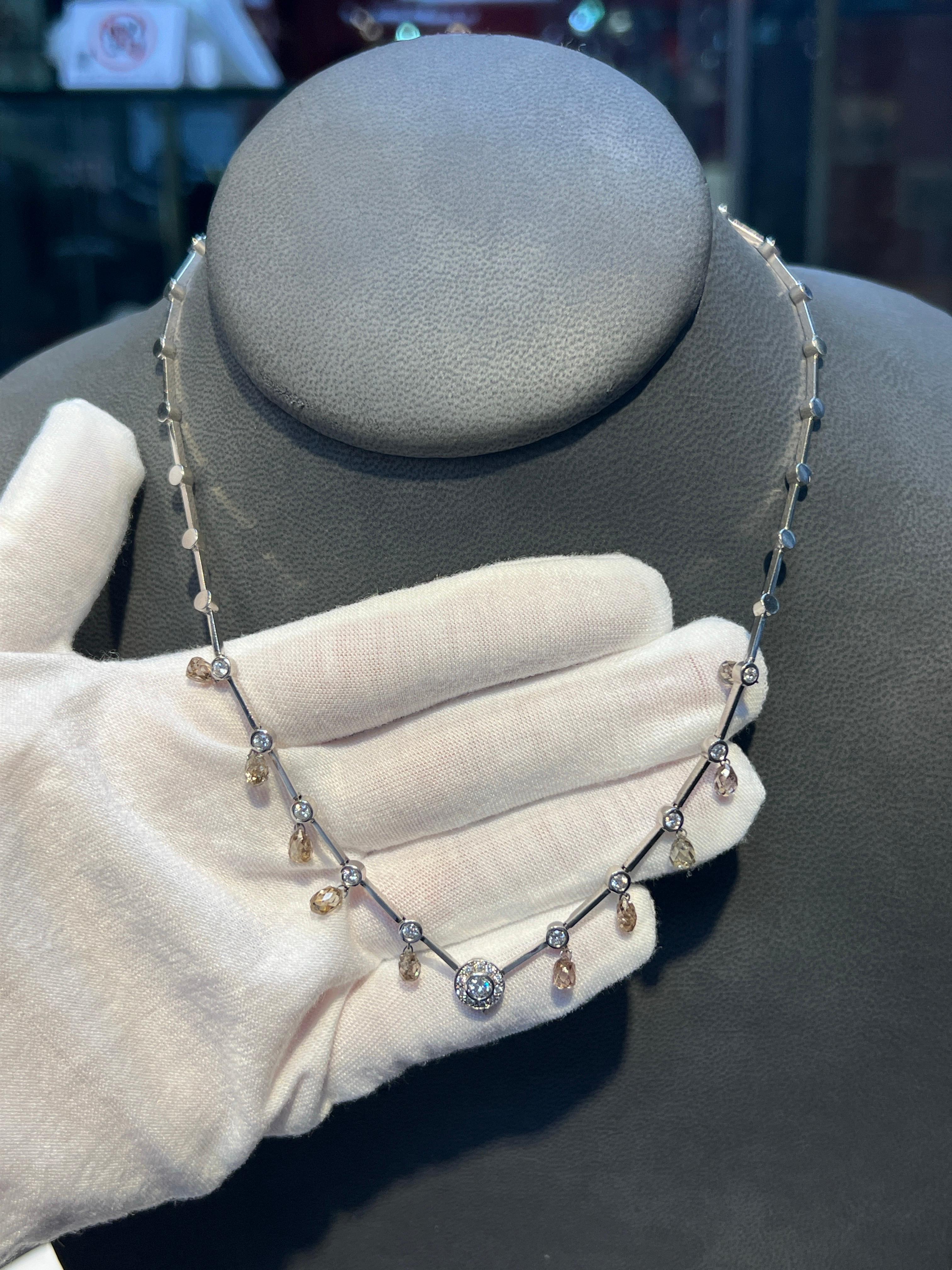 Taglio briolette Briolette Diamond Necklace in vendita