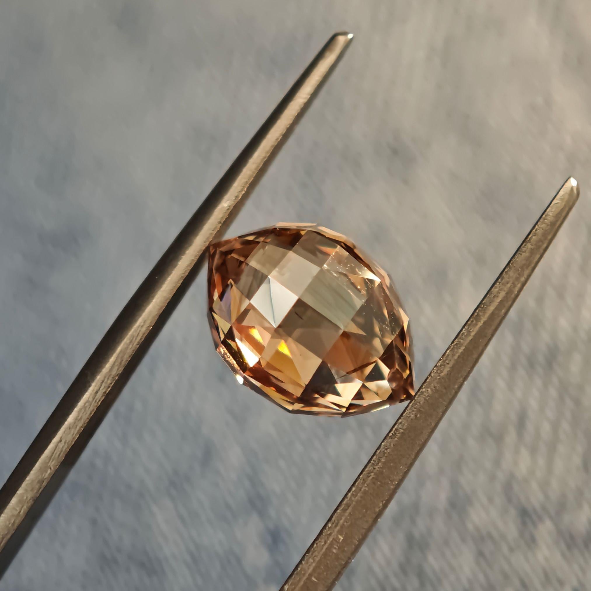 Diamante Natural Briolette, Certificado GIA 3,81ct, Gema Suelta Marrón Fantasía en venta 4