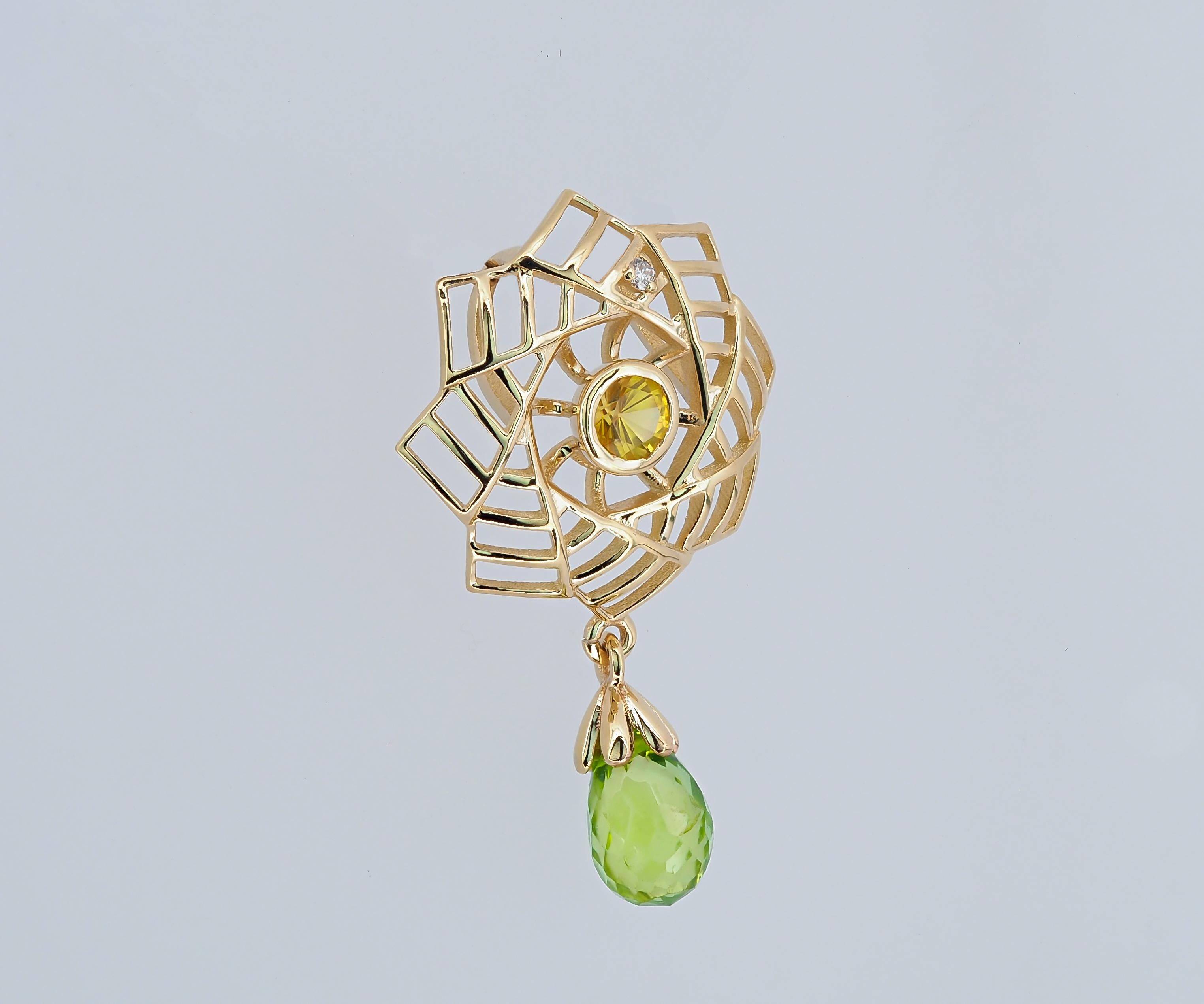 Women's Briolette peridot pendant in 14k gold.  For Sale