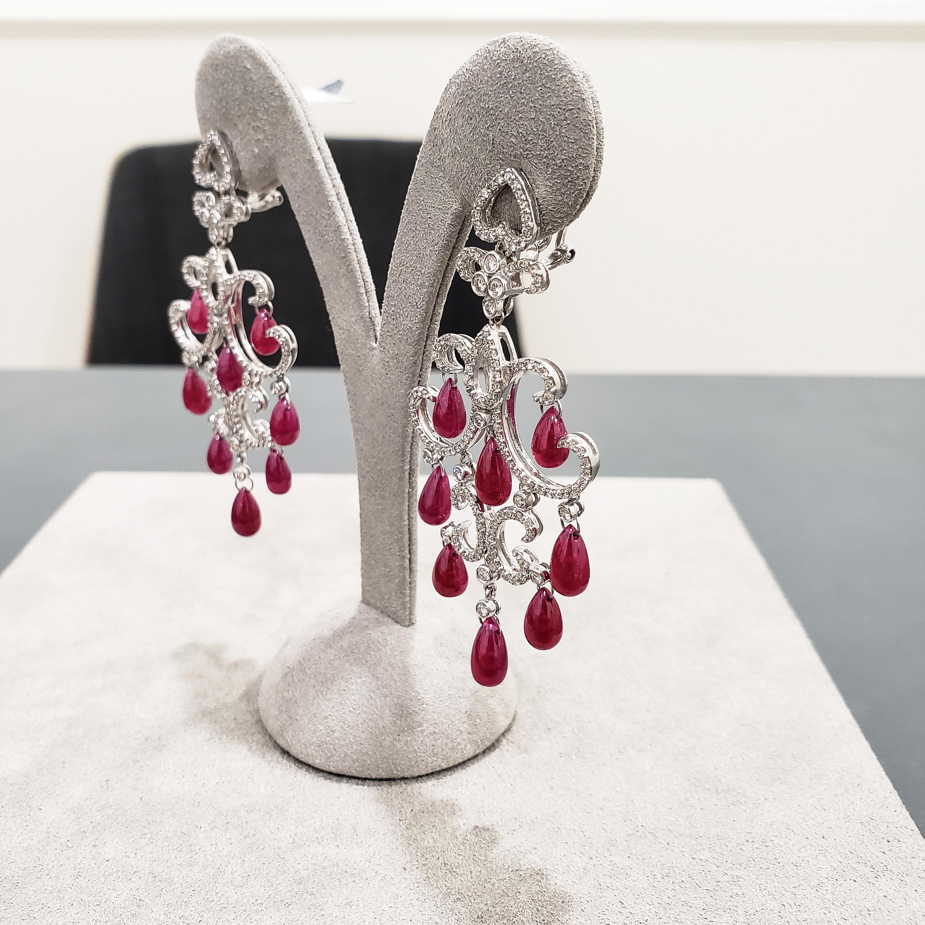 Roman Malakov Diamonds 34,10 carati a forma di pera con rubino cabochon e diamante in vendita 1