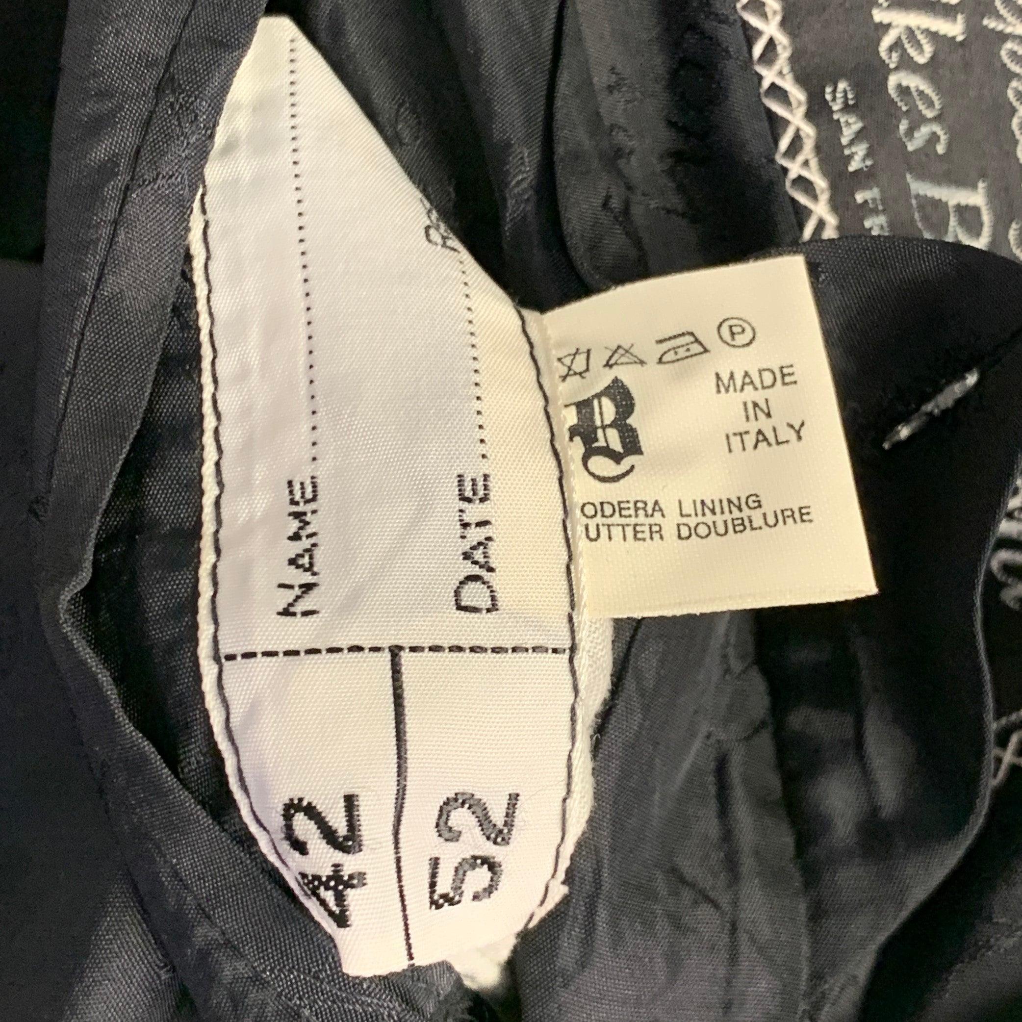 Brioni pour Wilkes Bashford Taille 44 Tuxedo en laine noire à revers en pointe en vente 4