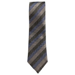 Brioni Cravate en soie à rayures diagonales gris anthracite