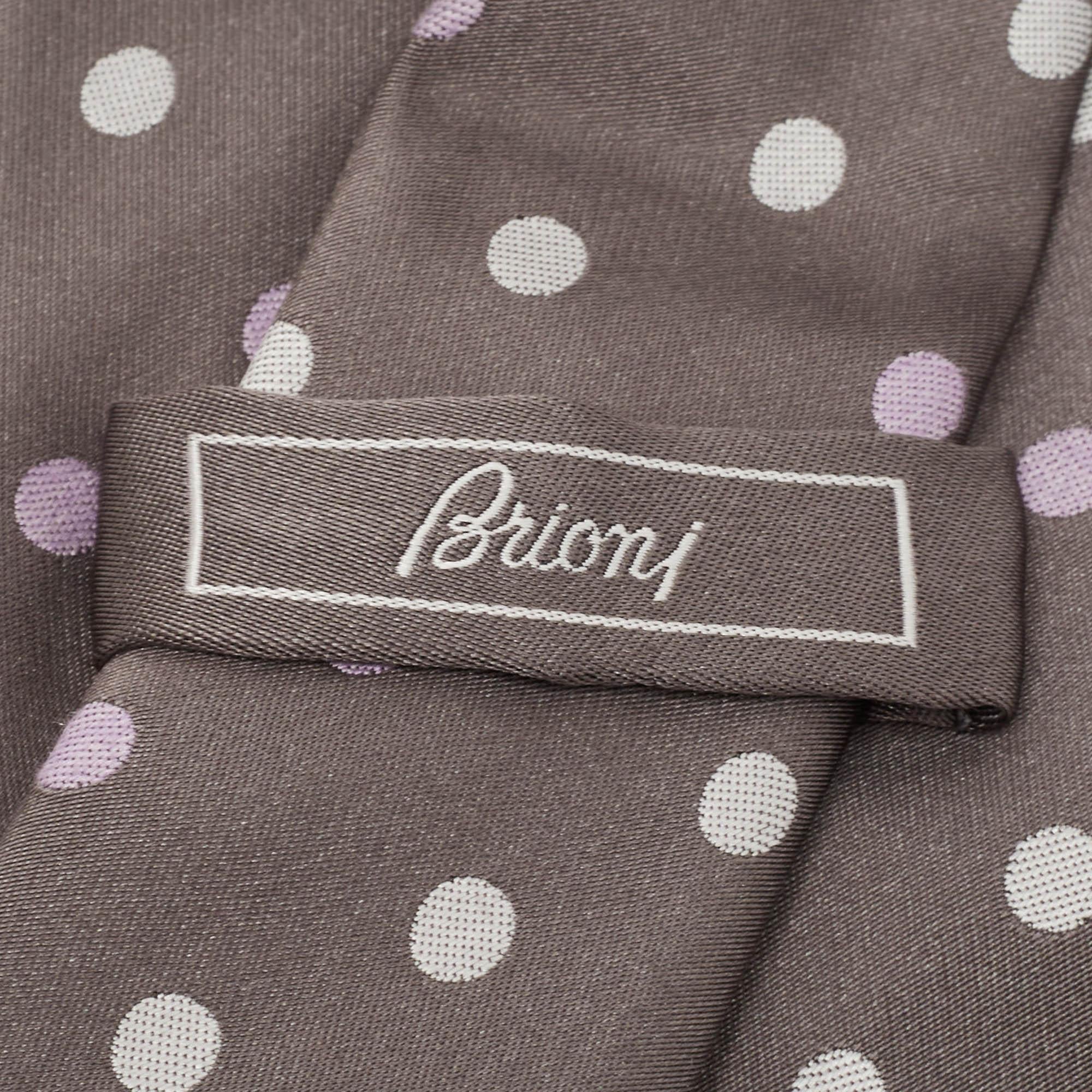 Brioni Grey Polka Dot Jacquard Silk Tie In Excellent Condition For Sale In Dubai, Al Qouz 2