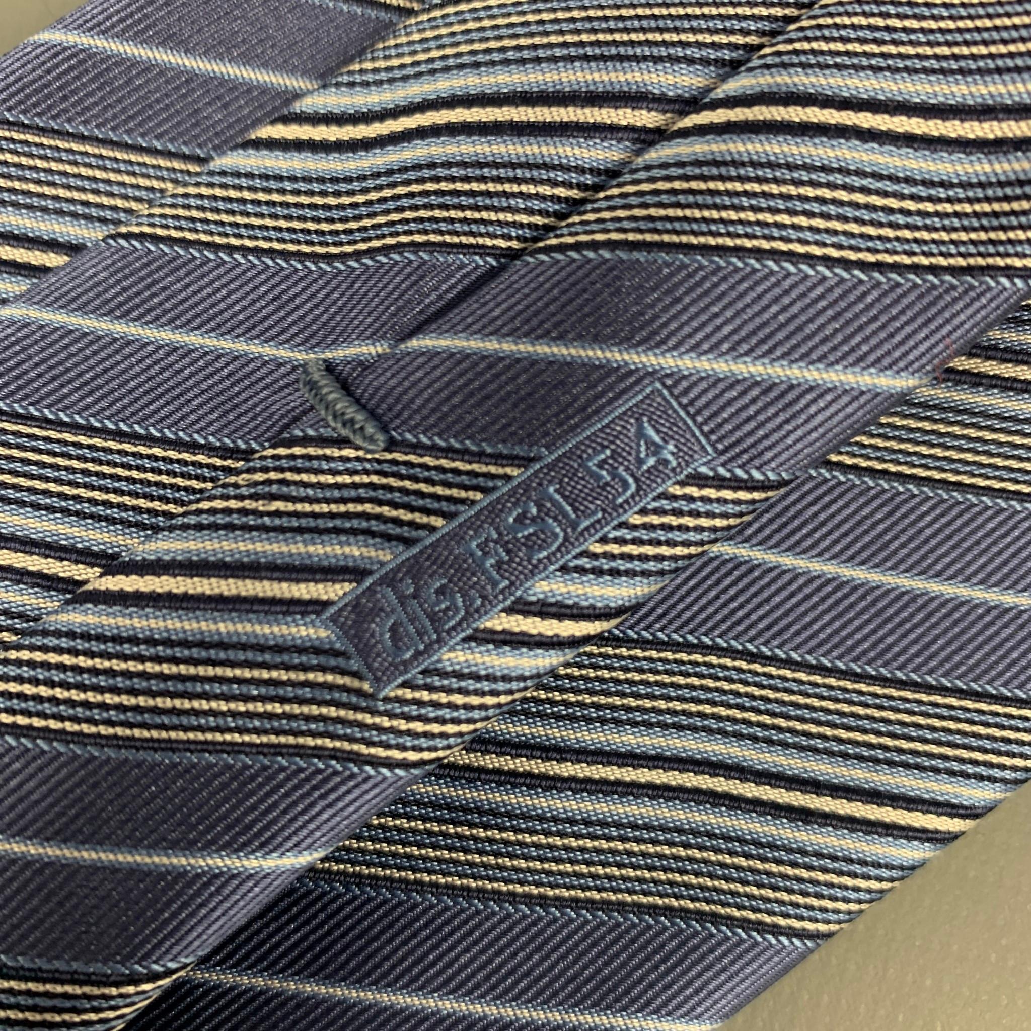 BRIONI Light Blue & Cream Stripe Silk Tie In Good Condition In San Francisco, CA