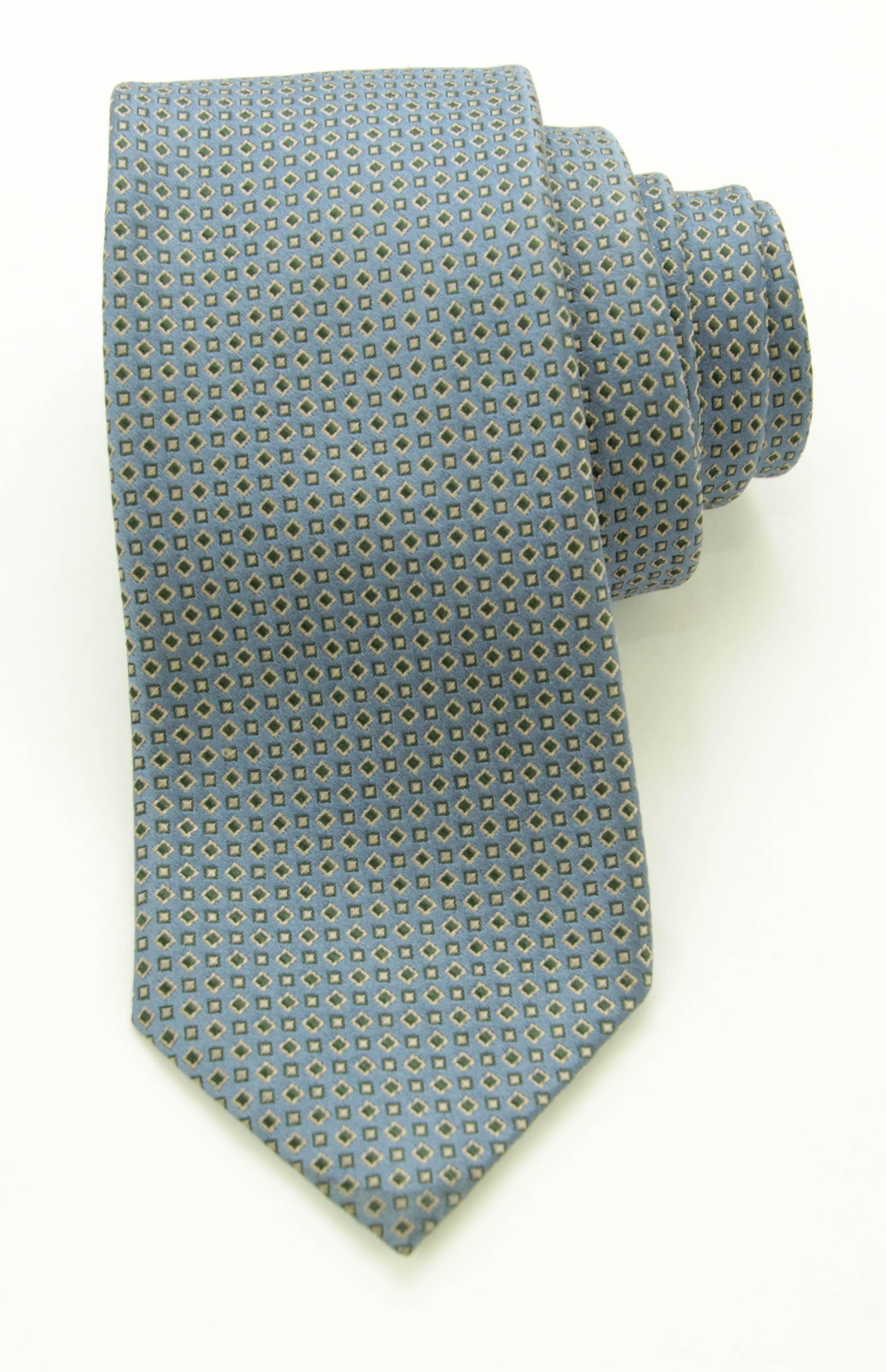 BRIONI Men's Blue Silk Neck Tie In Good Condition For Sale In North Hollywood, CA
