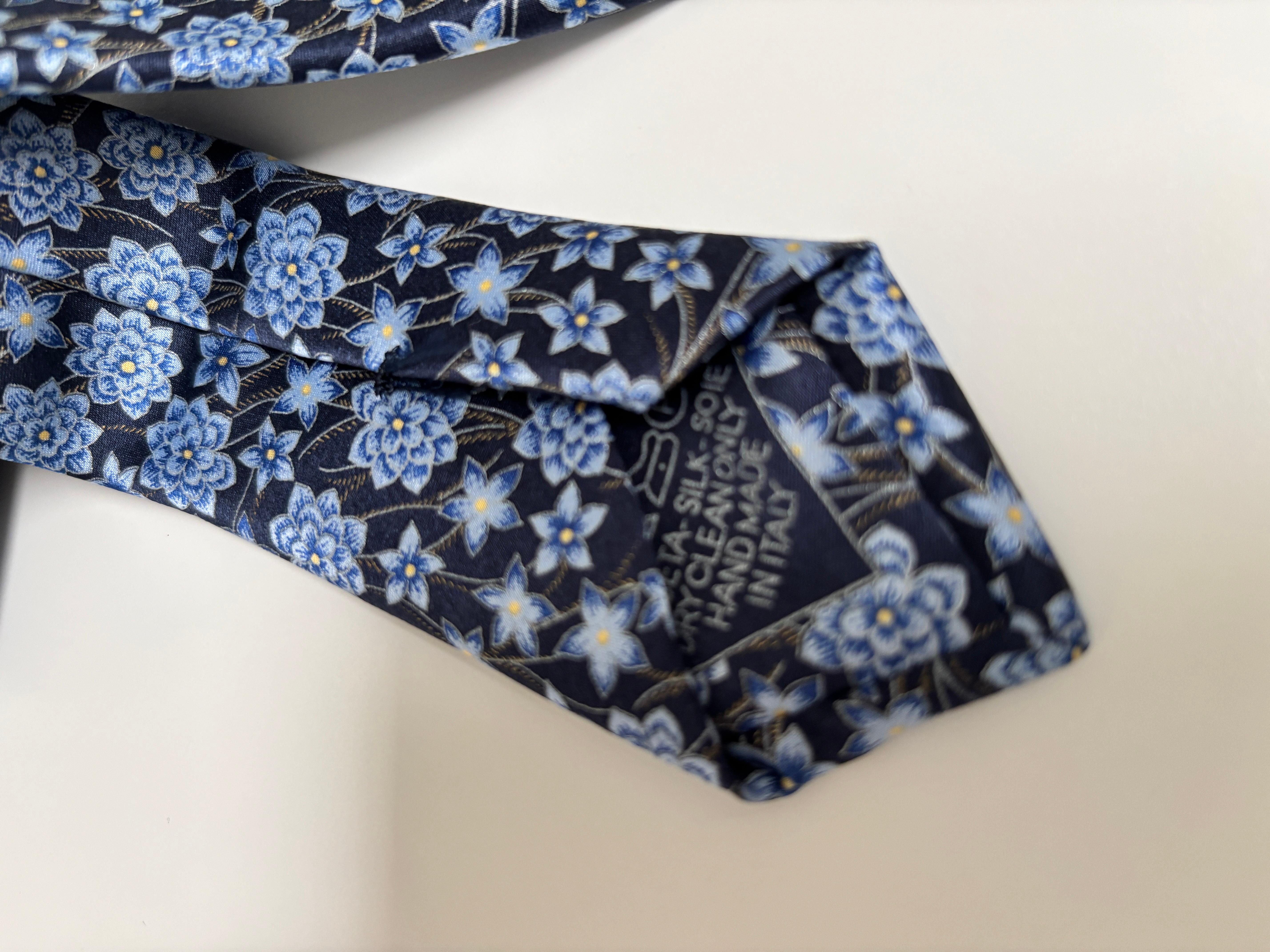 Cravate en soie bleue pour hommes, Brioni Pour hommes en vente