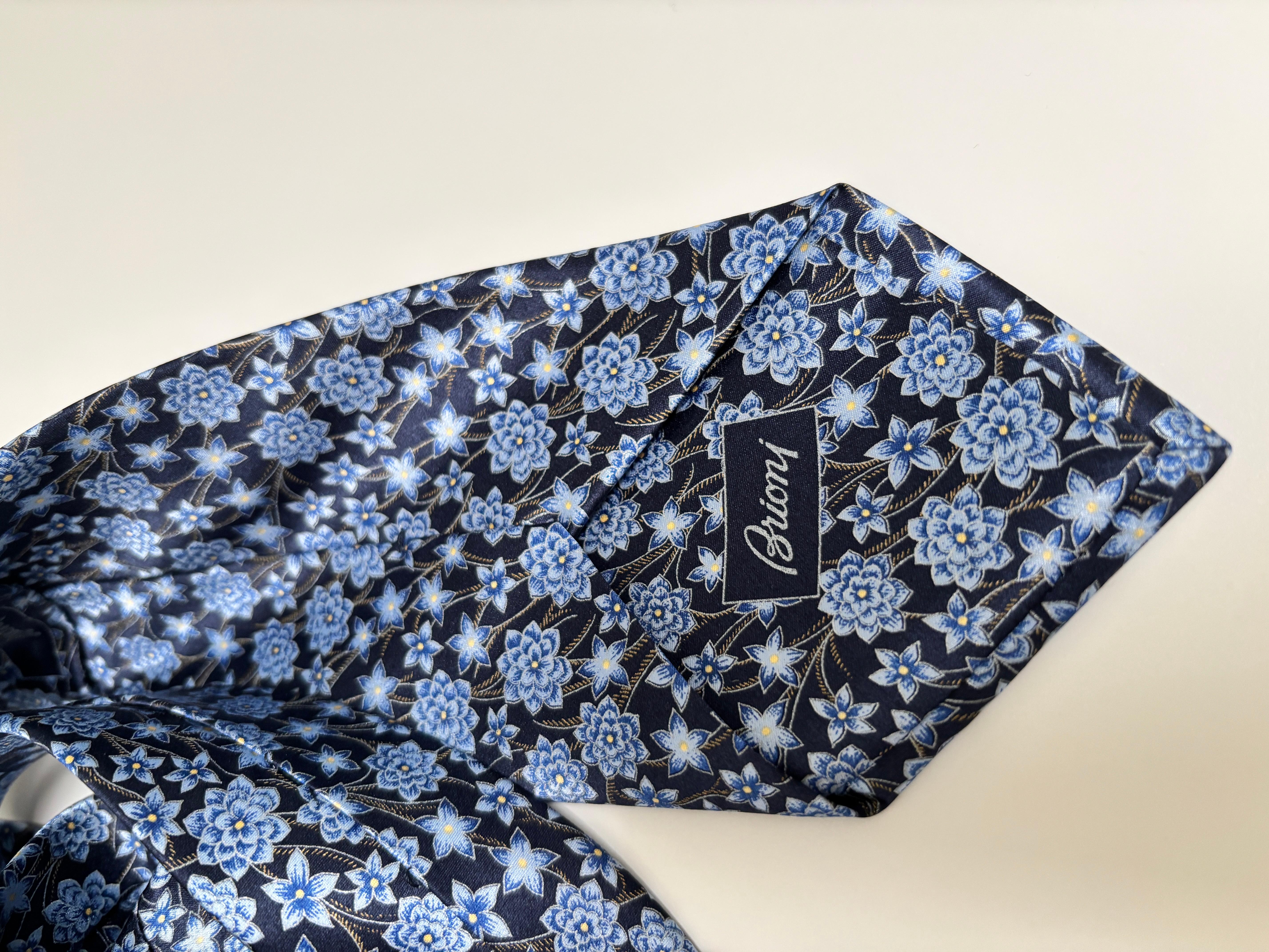 Cravate en soie bleue pour hommes, Brioni en vente 1