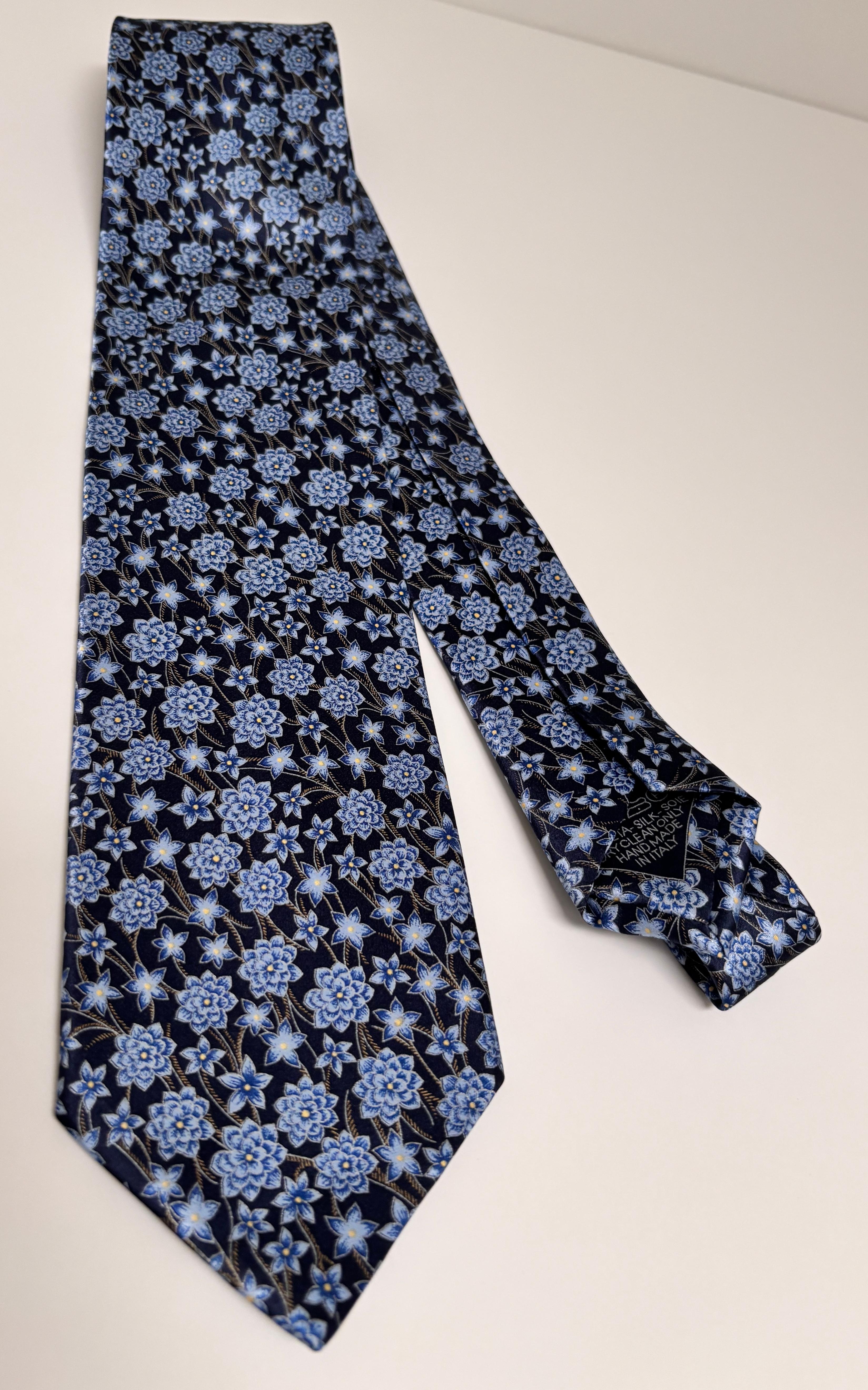 Cravate en soie bleue pour hommes, Brioni en vente 2