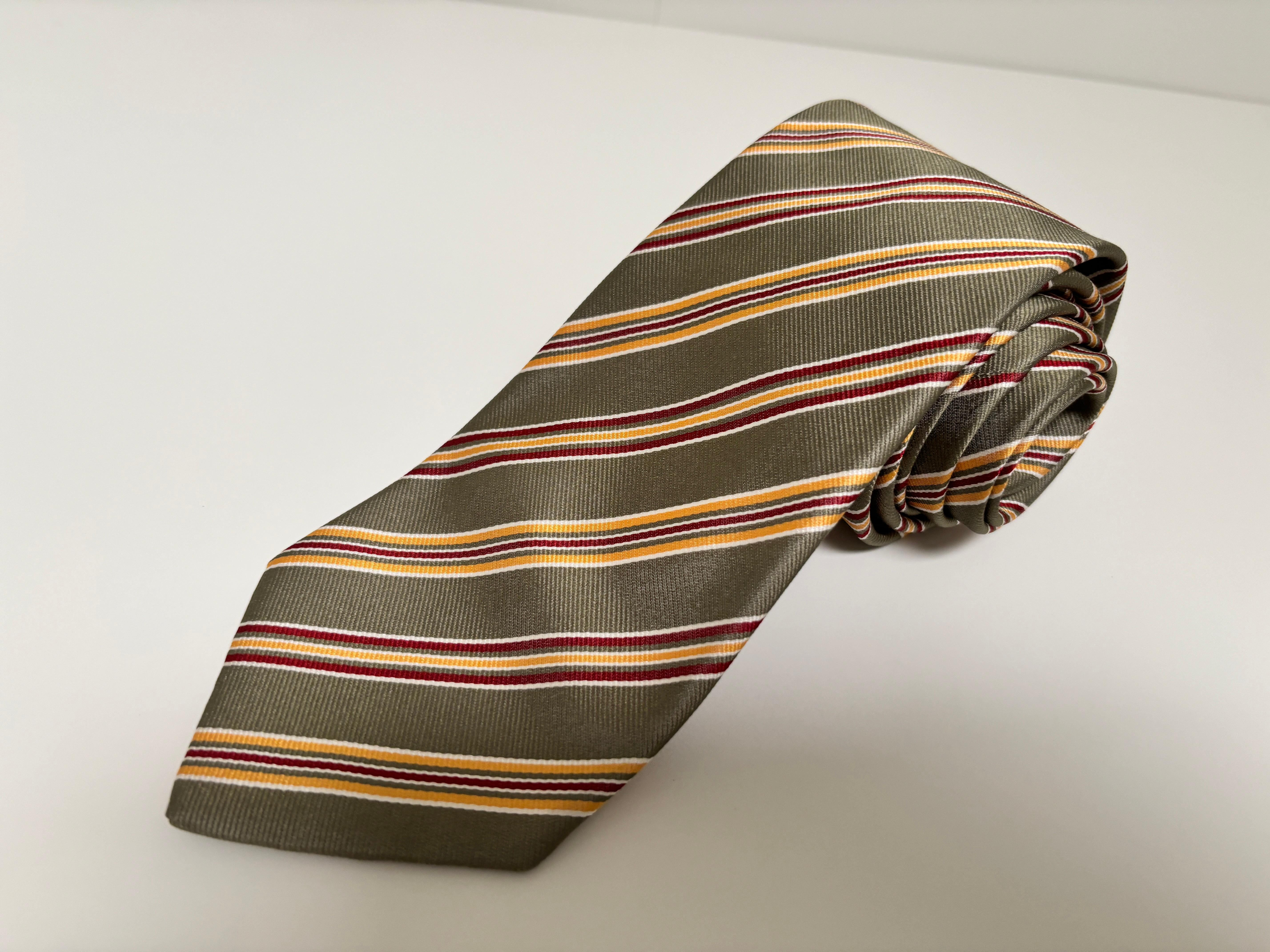 Brioni Cravate rayée en soie pour hommes Italie en vente 6