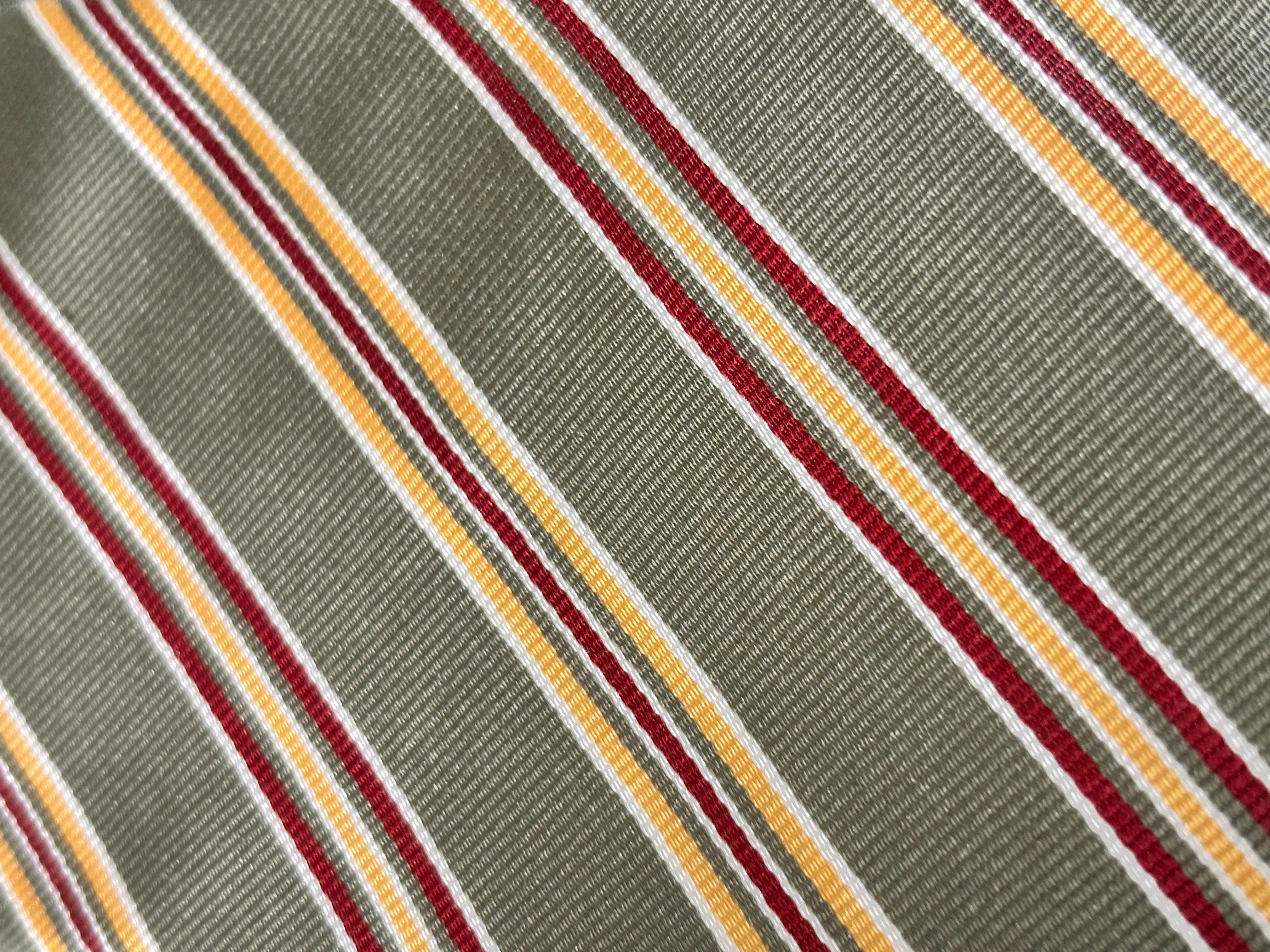 Brioni Cravate rayée en soie pour hommes Italie Pour hommes en vente