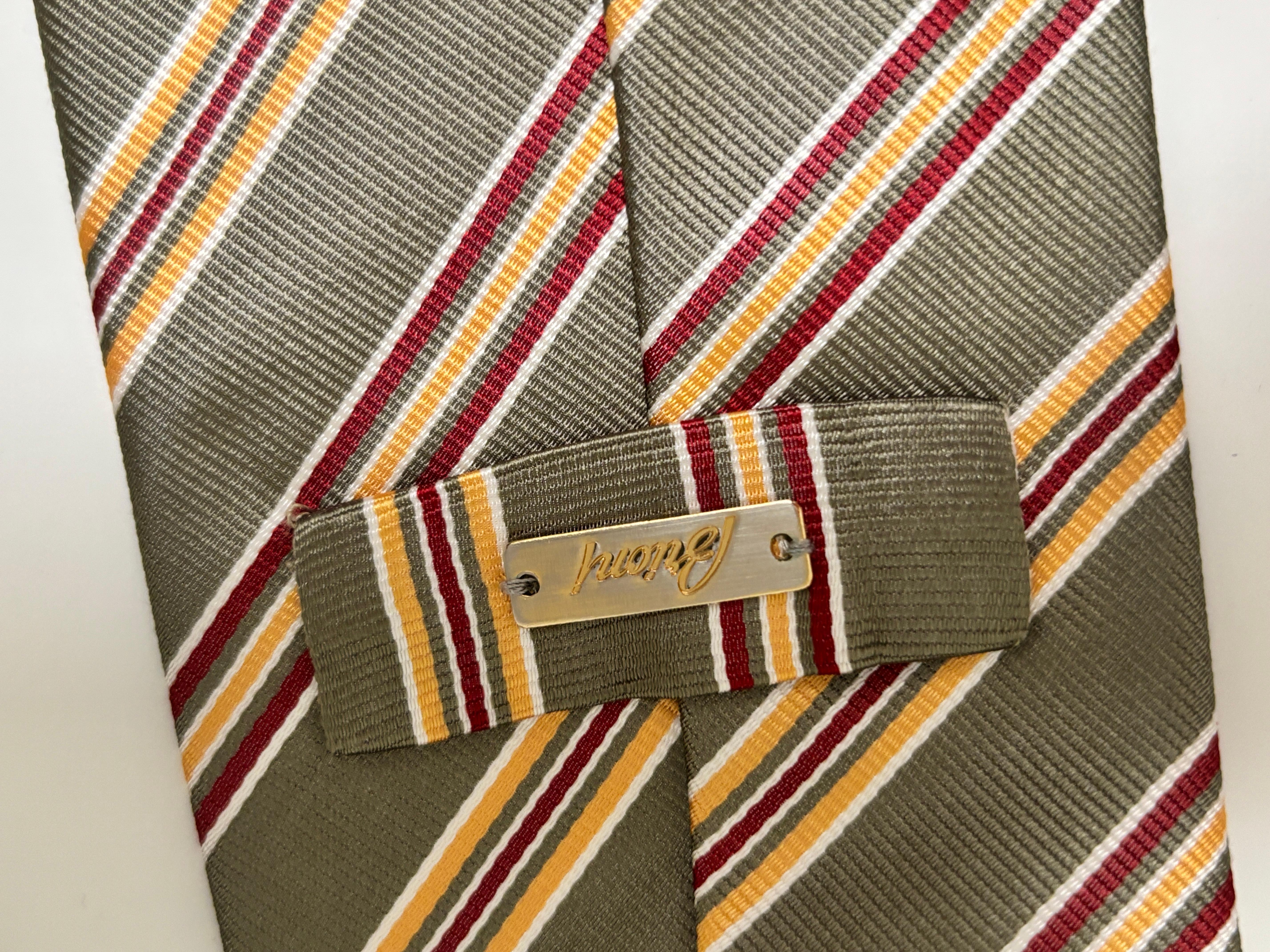 Brioni Cravate rayée en soie pour hommes Italie en vente 2