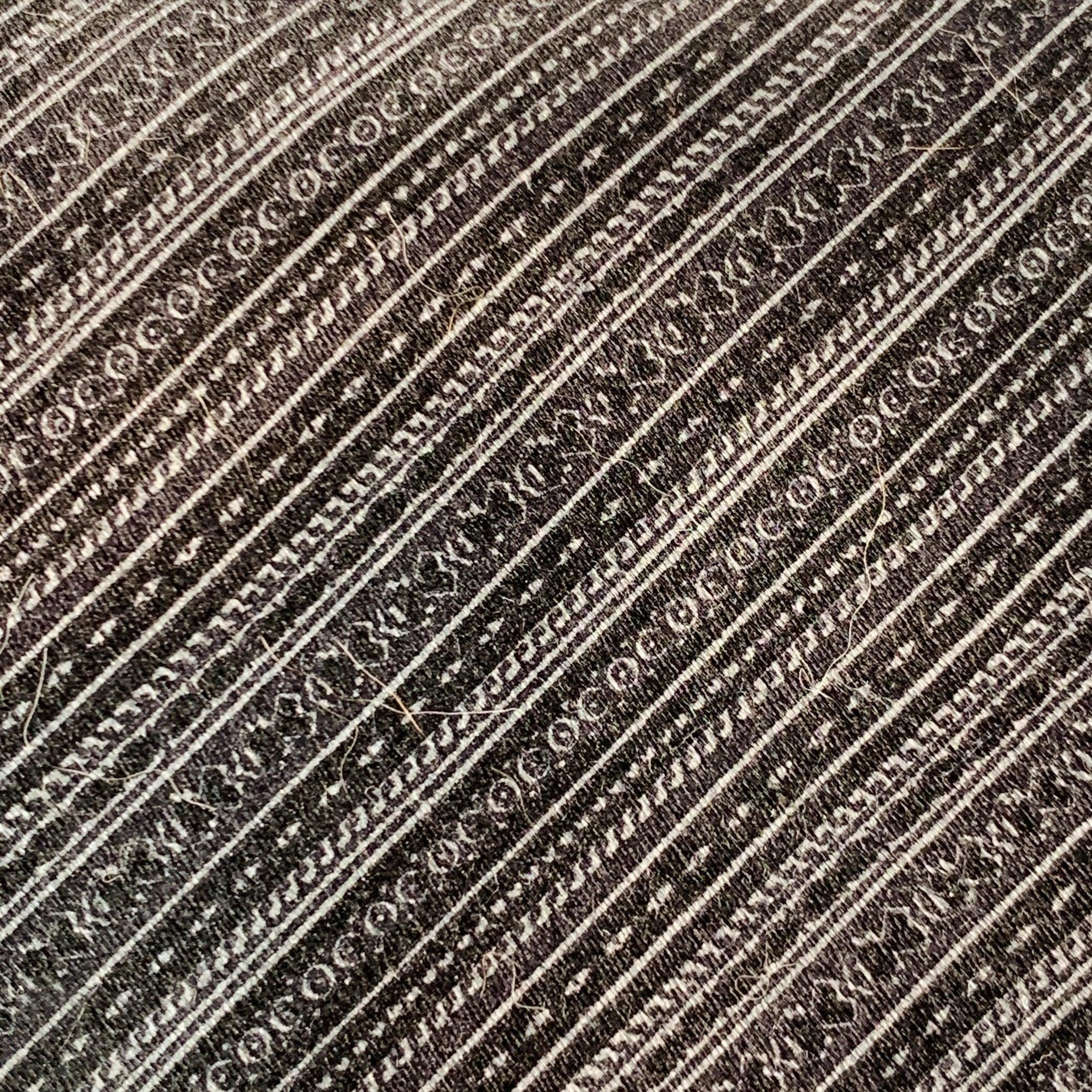 BRIONI Einheitsgröße Schwarz Grau Diagonal gestreift Seidensatin Krawatte im Zustand „Gut“ im Angebot in San Francisco, CA