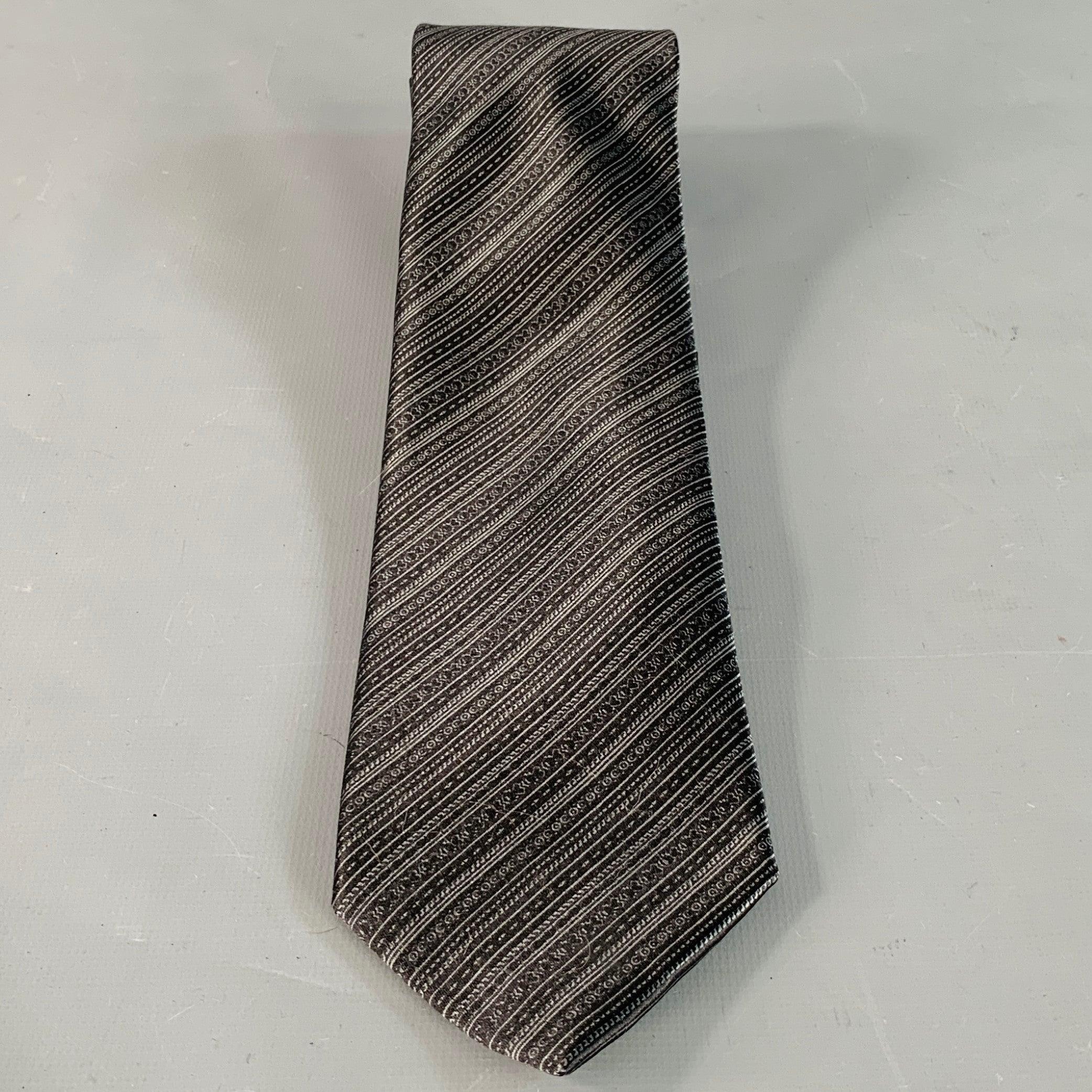 BRIONI Einheitsgröße Schwarz Grau Diagonal gestreift Seidensatin Krawatte Herren im Angebot
