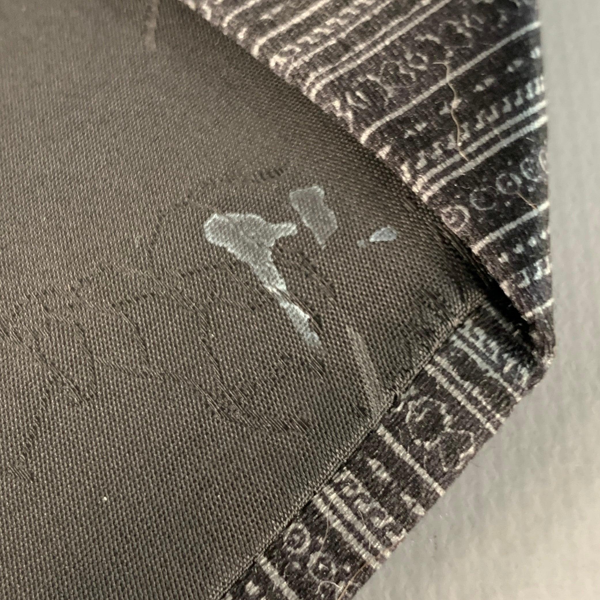 BRIONI Einheitsgröße Schwarz Grau Diagonal gestreift Seidensatin Krawatte im Angebot 2