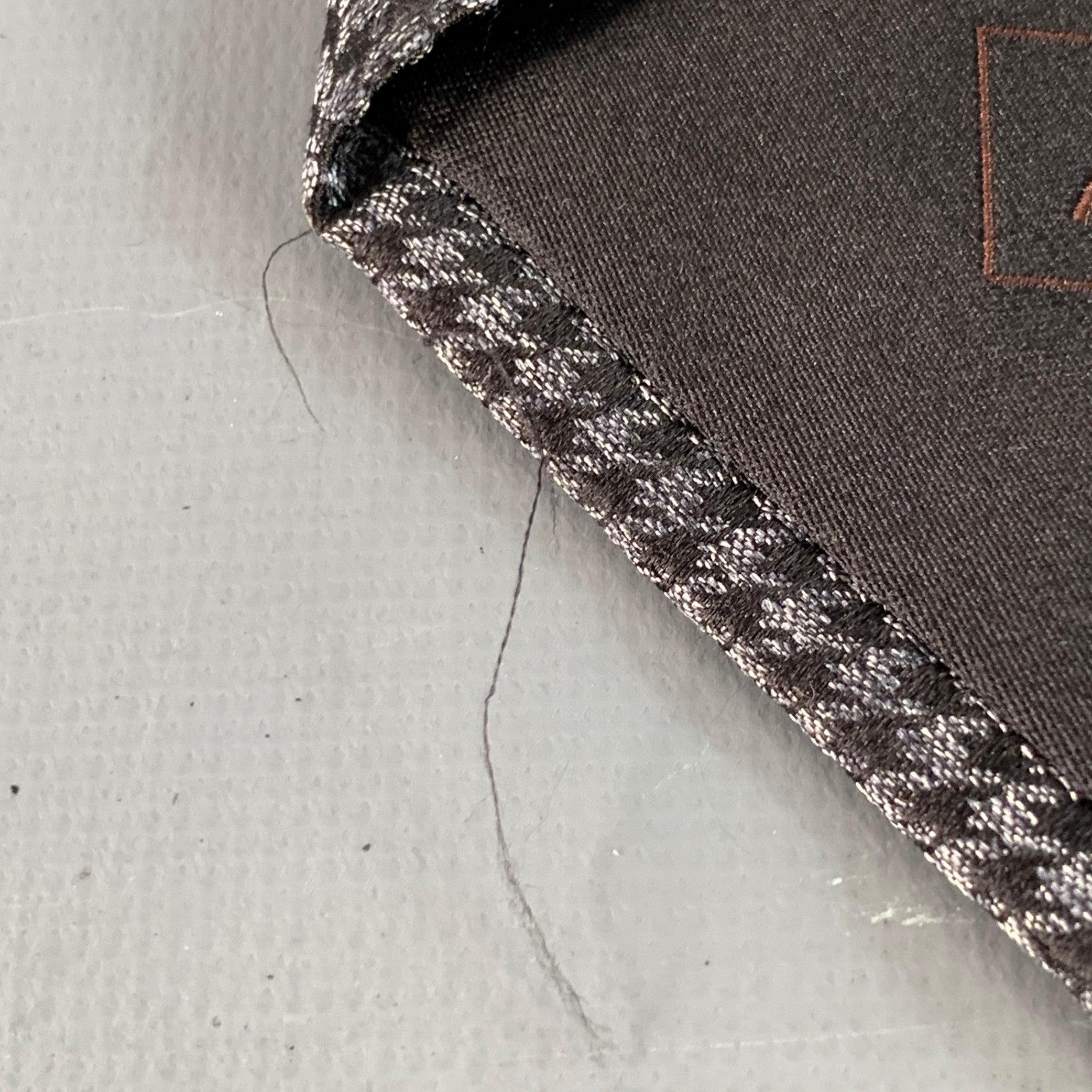 BRIONI Einheitsgröße Braun Grau Hahnentritt Diagonalstreifen Seidenkrawatte im Angebot 3