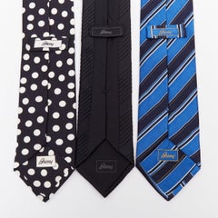 BRIONI Set de 3 corbatas de vestir 100% seda azul rayas diagonales pliegues blanco lunares