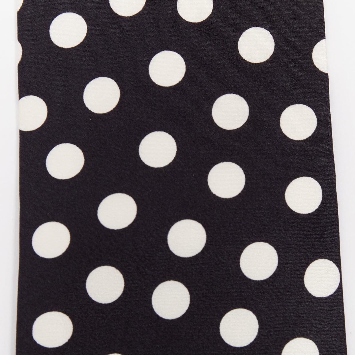 Uomo Brioni Set di 3 cravatte da abito in 100% seta blu a righe diagonali con pieghe bianche a pois in vendita