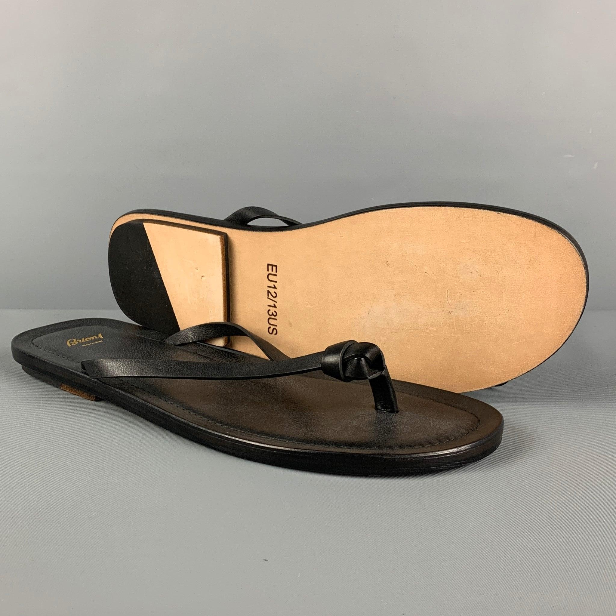 BRIONI Size 13 Black Leather Thong Sandals In Good Condition For Sale In San Francisco, CA