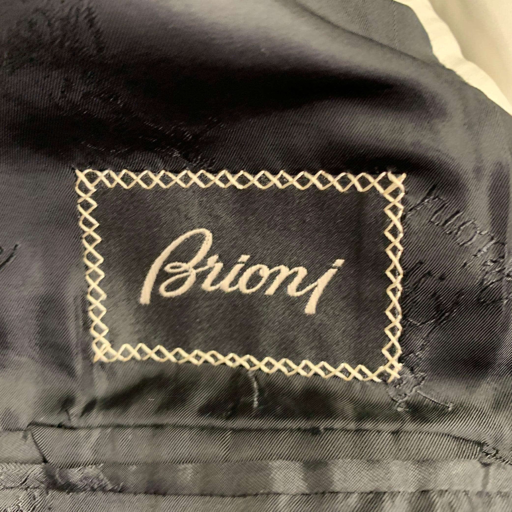 BRIONI Size 46 Black Wool Tuxedo Peak Lapel Sport Coat For Sale 2