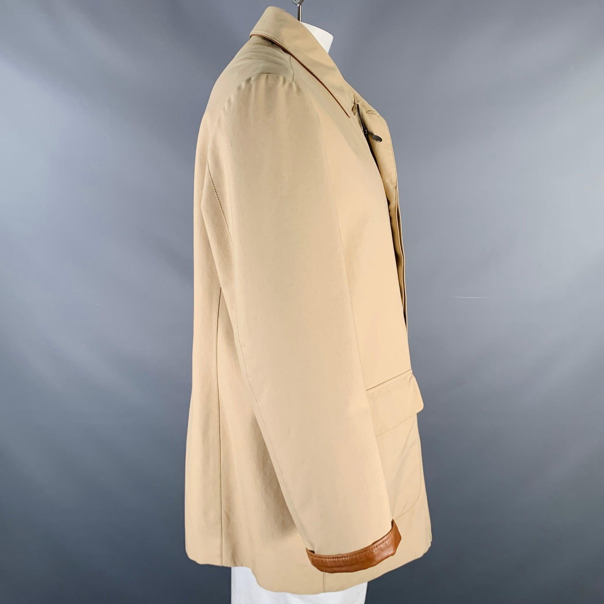 BRIONI Talla XL Abrigo Caqui Algodón Seda Cremallera Botones Sistema Tormenta en Bueno estado para la venta en San Francisco, CA