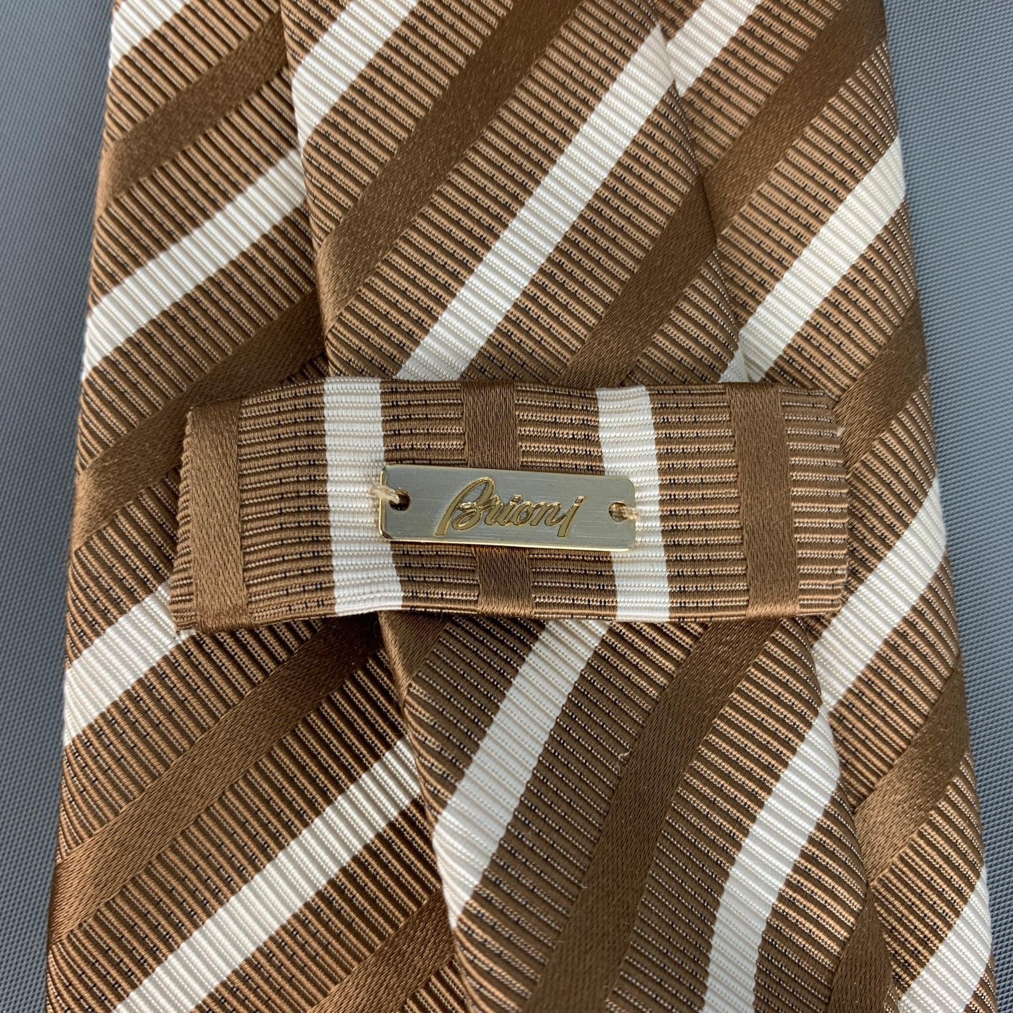 Men's BRIONI Taupe White Brown Diagonal Stripe Silk Tie For Sale