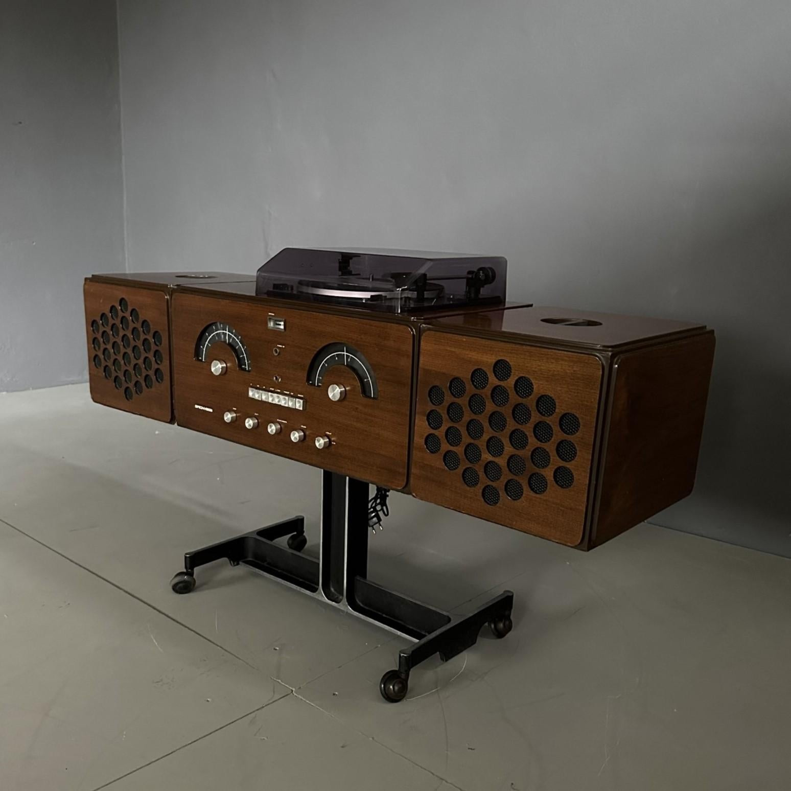 Brionvega RR126 In Teak By Achille And Pier Giacomo Castiglioni, 1960s Italy 4