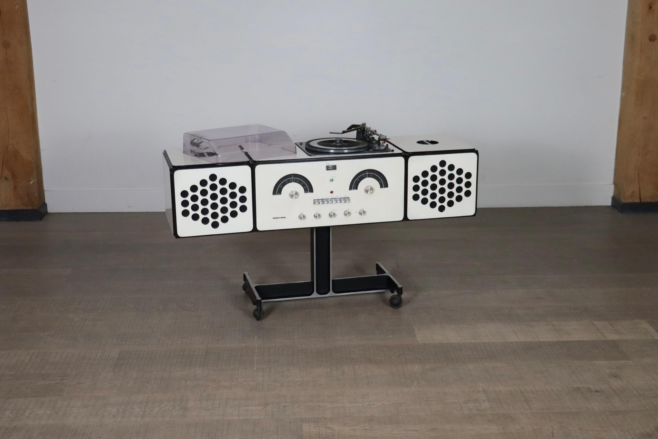 Brionvega RR126 In white By Achille And Pier Giacomo Castiglioni, Italy 1960s 5