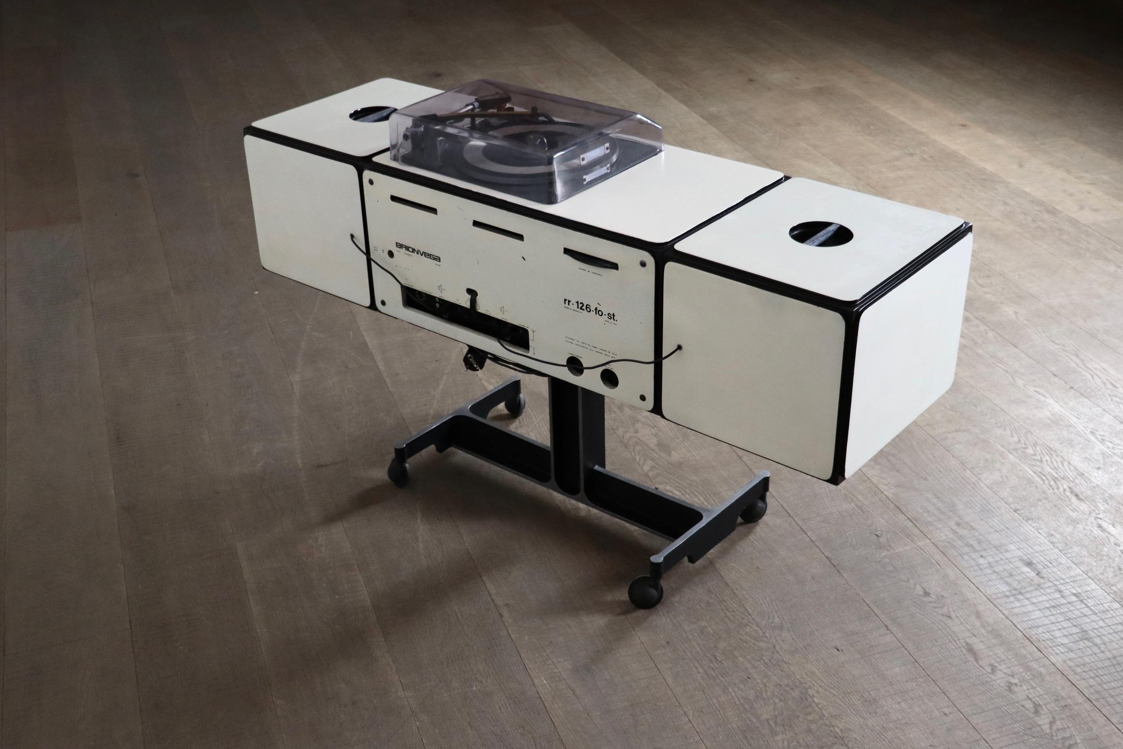 Brionvega RR126 In white By Achille And Pier Giacomo Castiglioni, Italy 1960s 8