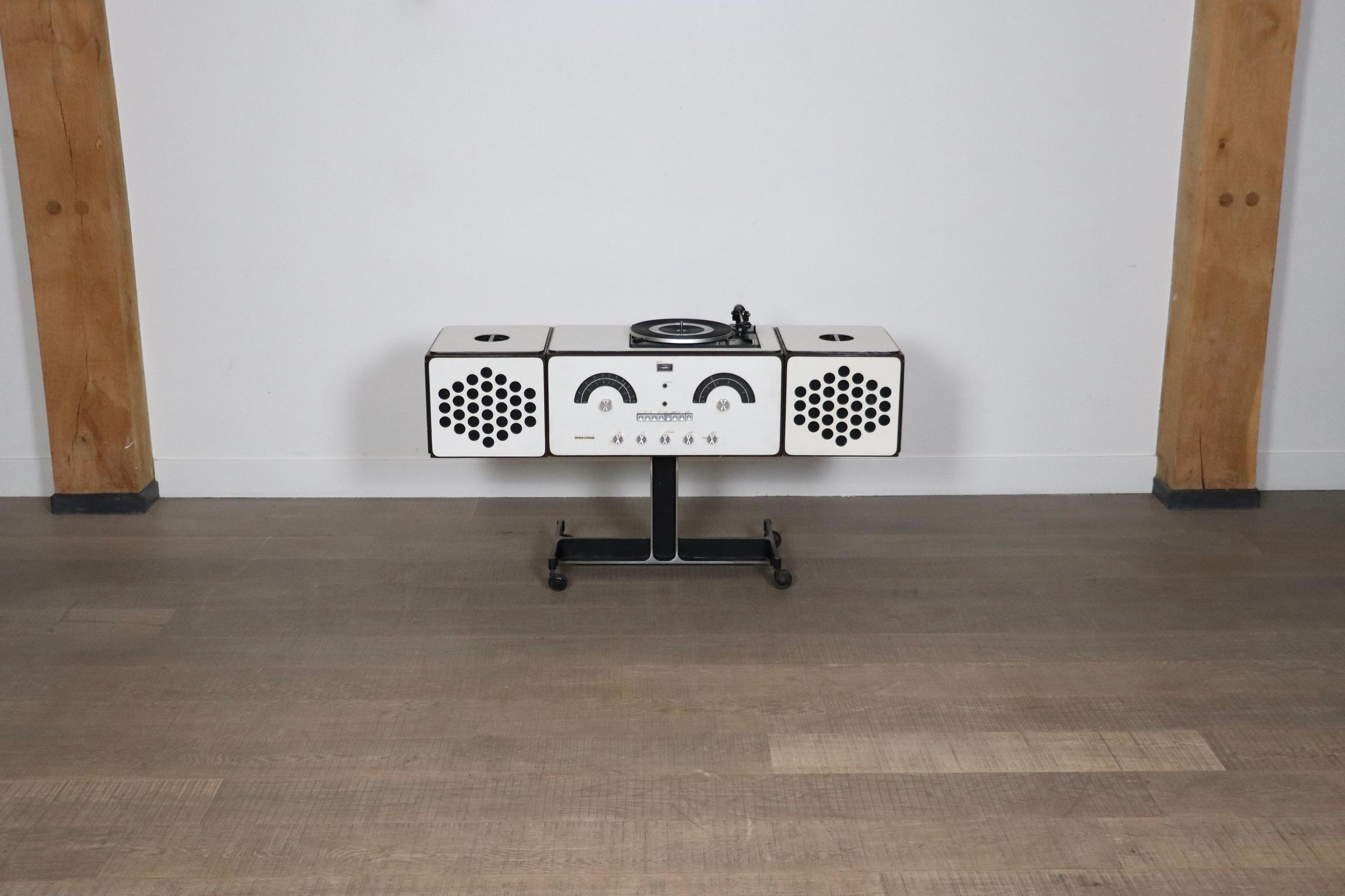 Brionvega RR126 In white By Achille And Pier Giacomo Castiglioni, Italy 1960s In Good Condition In ABCOUDE, UT